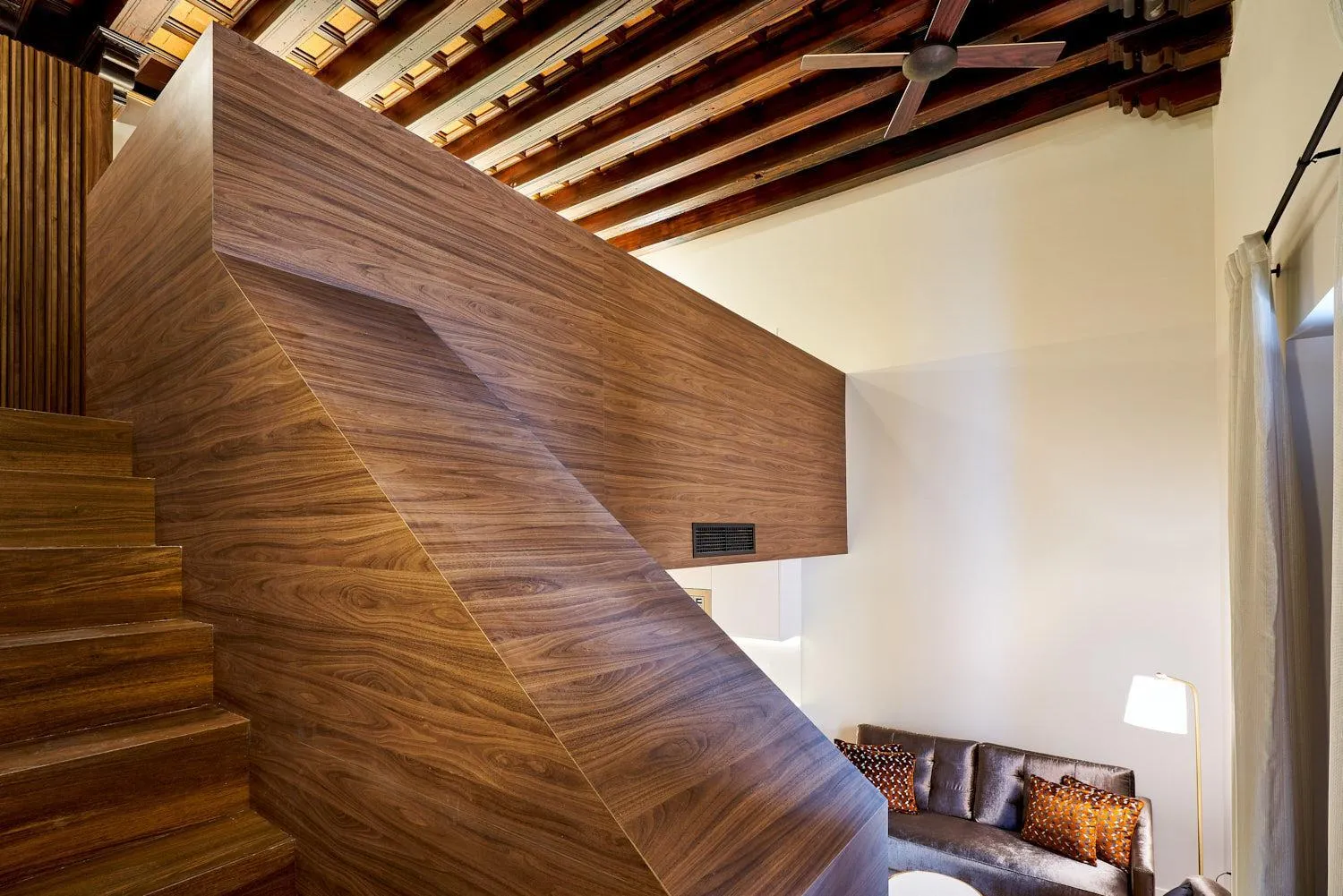 Photo of the whole room in Tandem Torres de Cádiz Suites