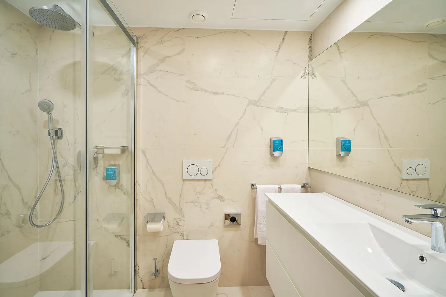 Bathroom in Tandem Torres de Cádiz Suites