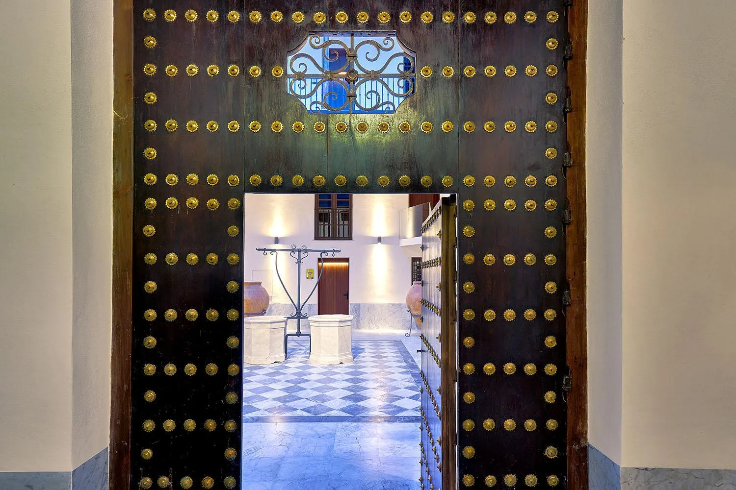 Facade/entrance in Tandem Torres de Cádiz Suites