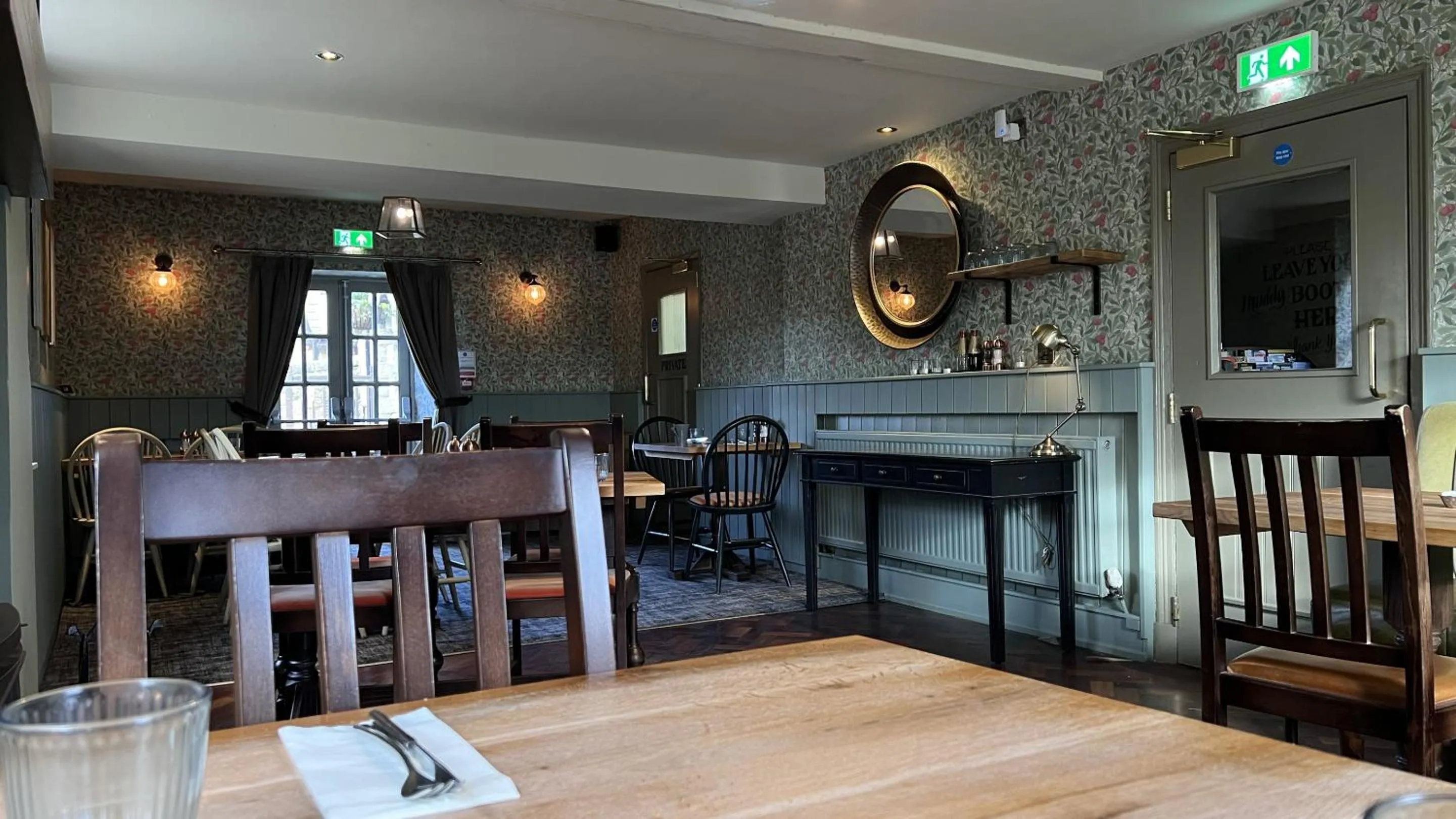 Dining area in The Forresters Arms Kilburn