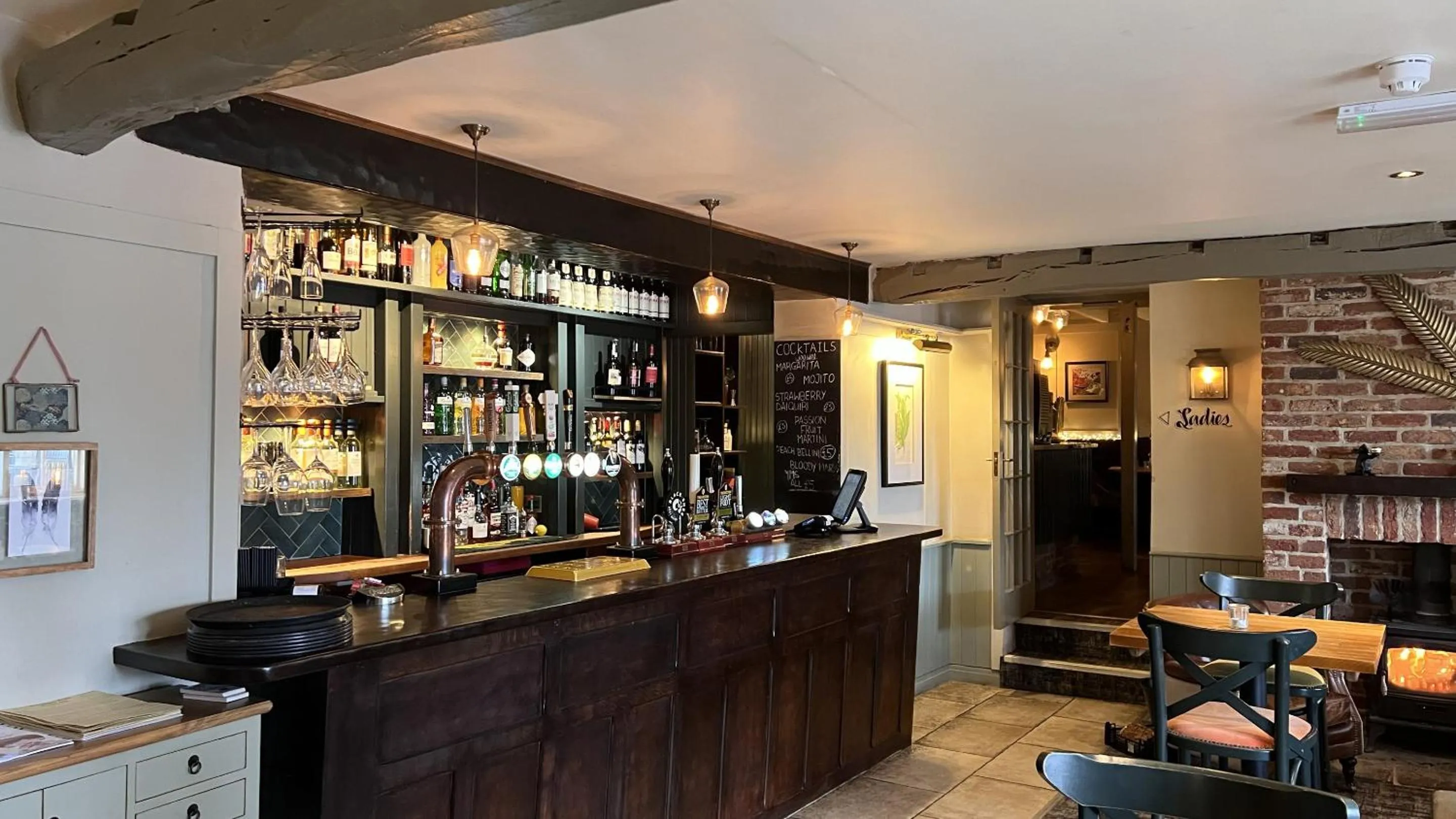 Lounge or bar in The Forresters Arms Kilburn