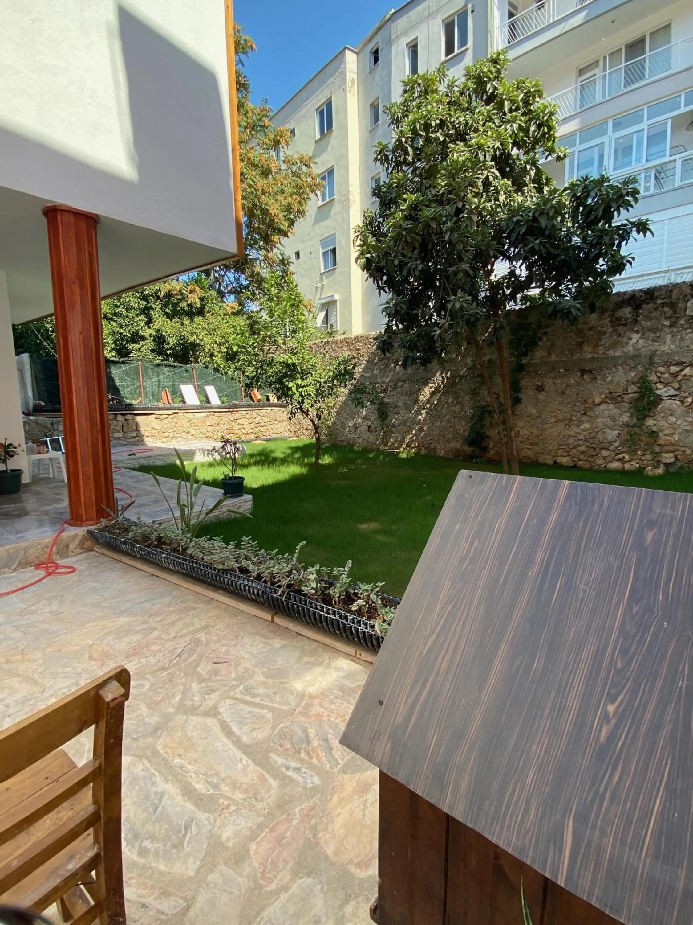 One-Bedroom Apartment in Mariana Konak