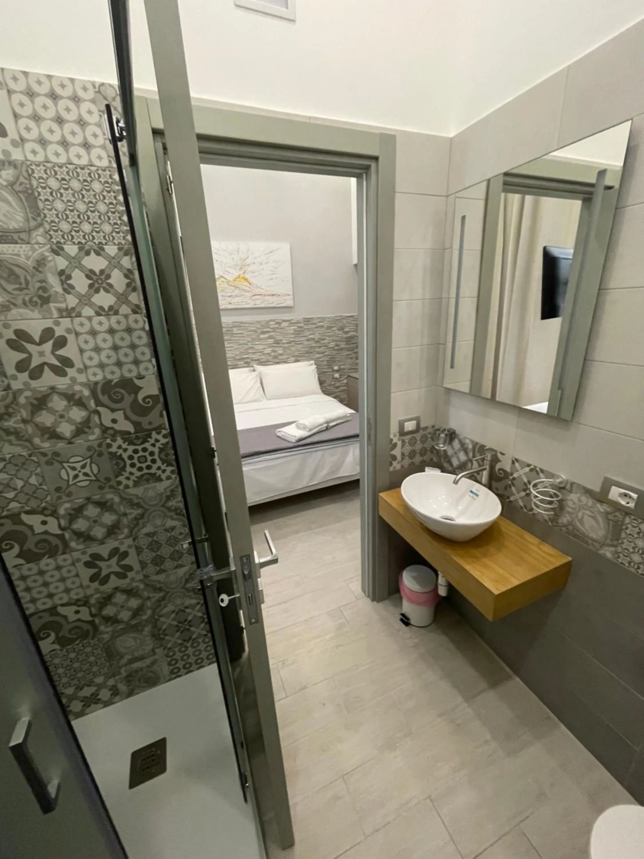 Bed in Naptown Rooms