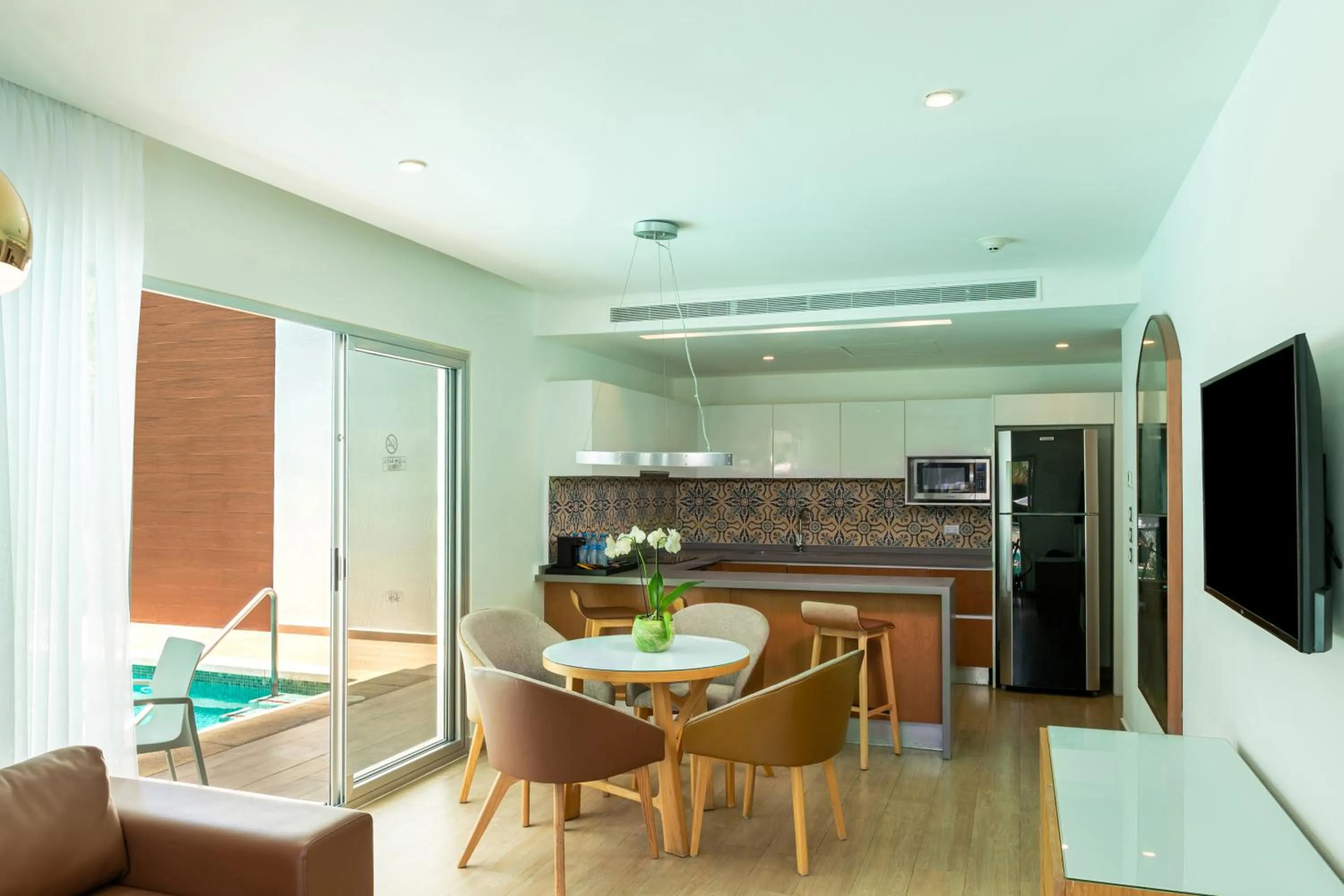 Dining area in The Fives Beach Hotel & Residences - All Senses Inclusive