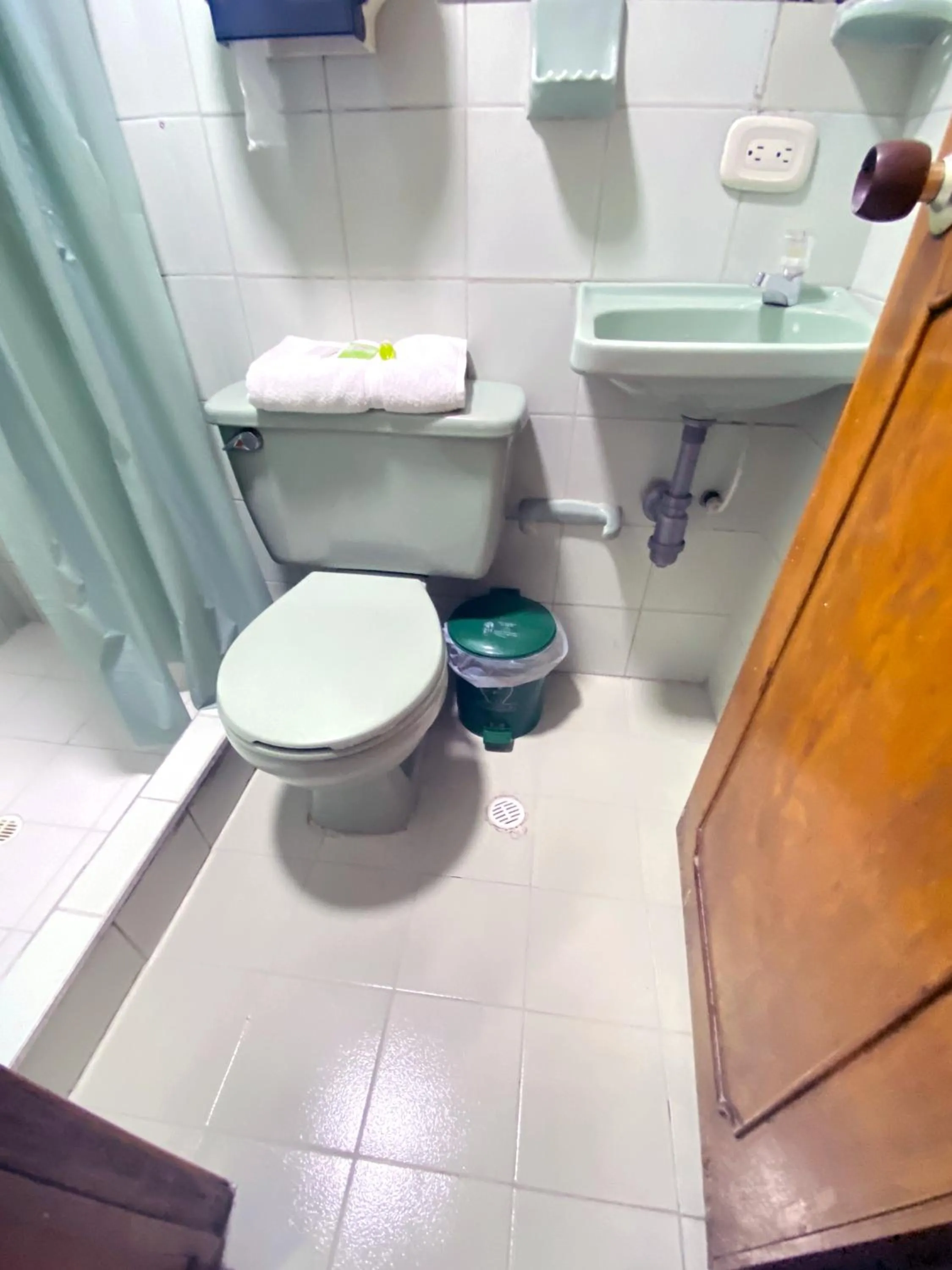 Bathroom in Ayenda Hotel Las Palmas