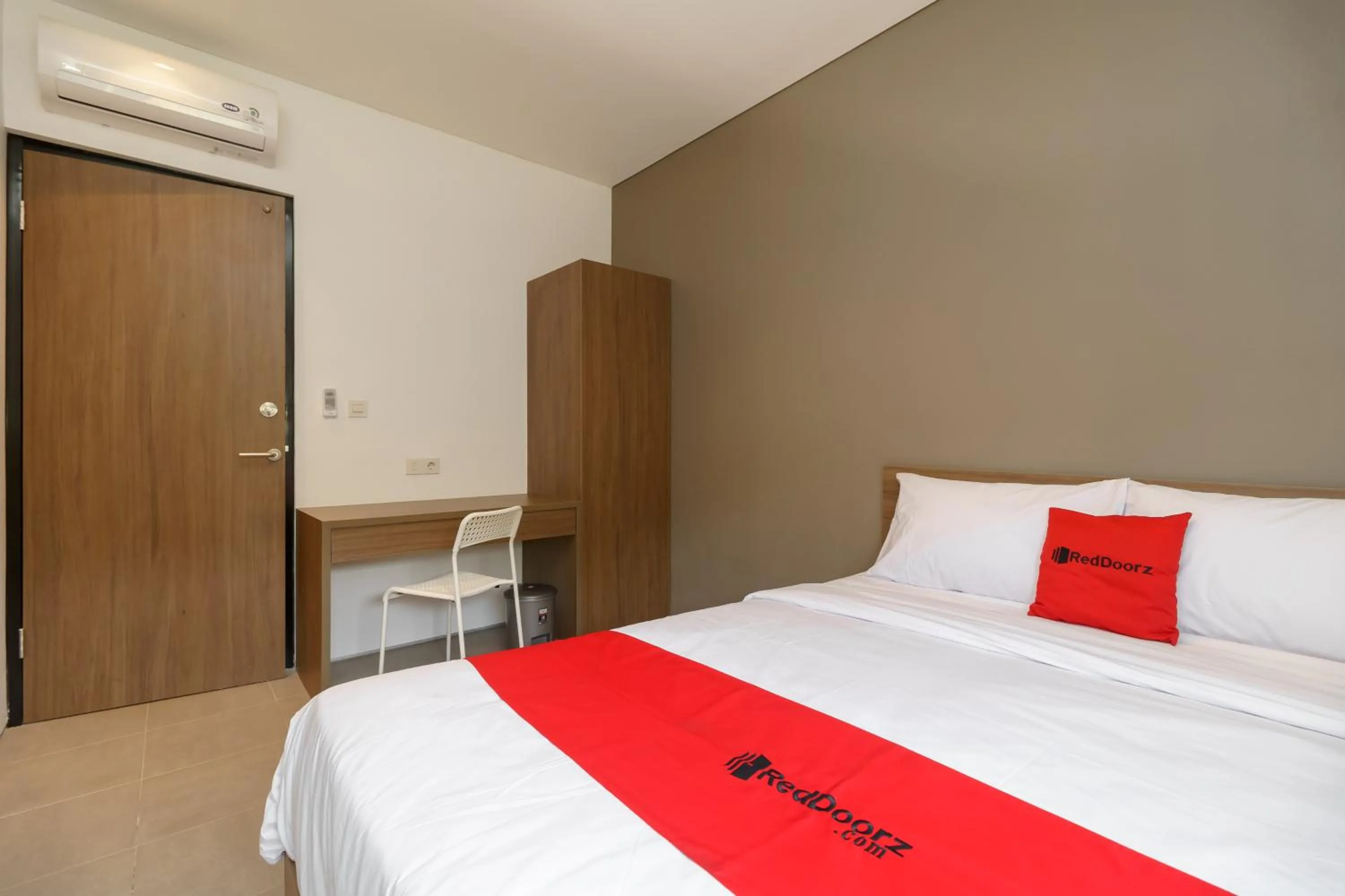 Bed in RedDoorz Syariah near Rumah Sakit Medika Dramaga