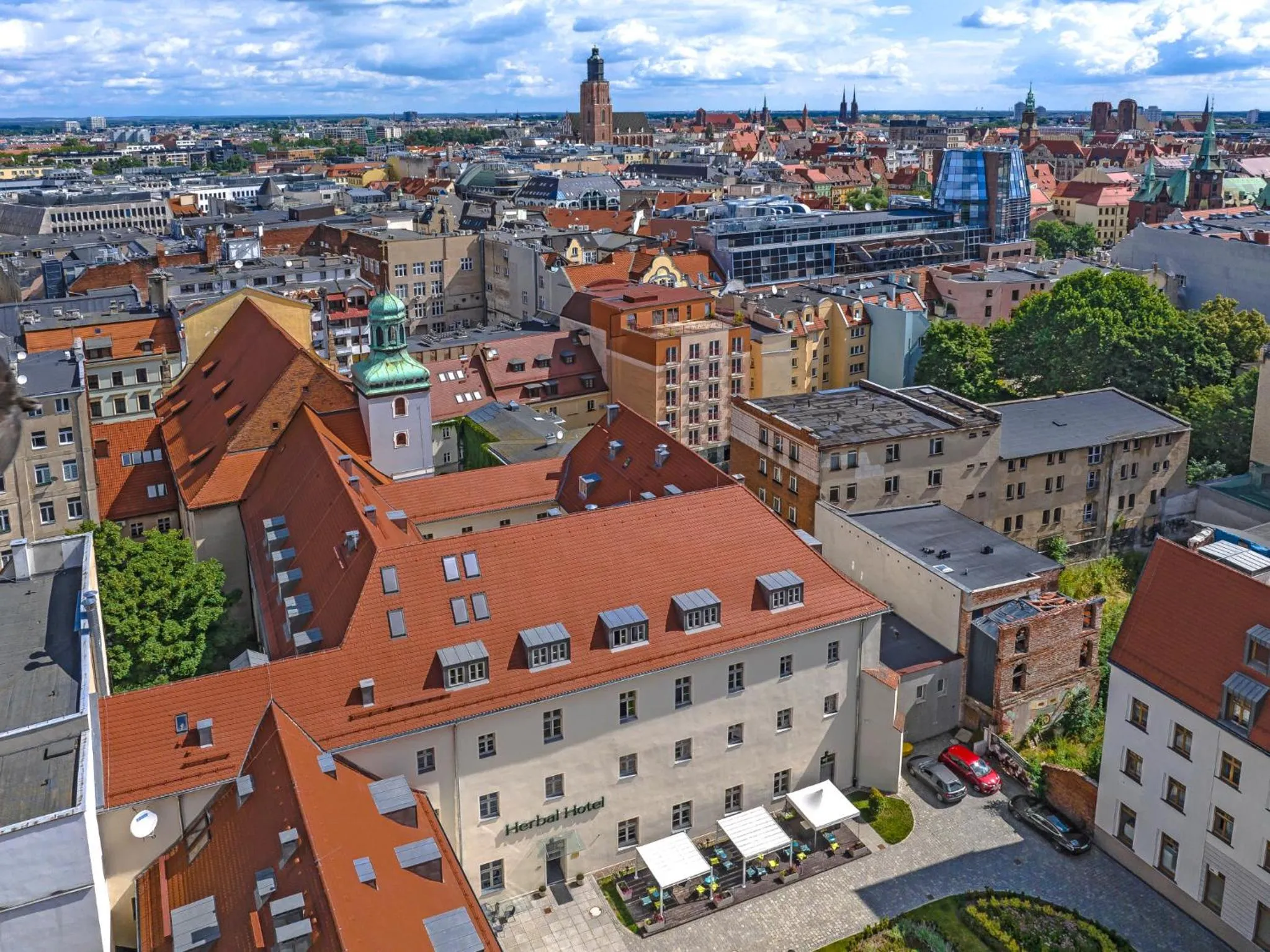 Facade/entrance in Herbal Hotel Wrocław