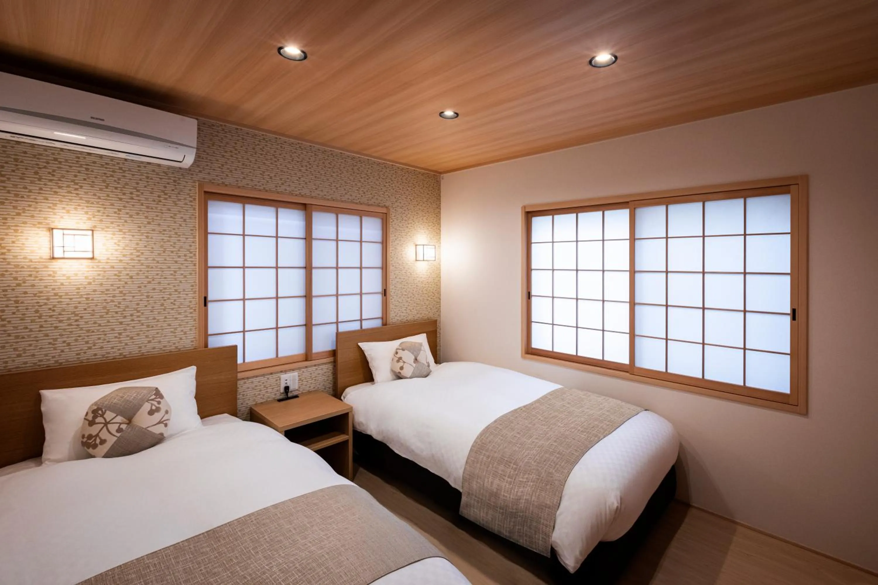 Photo of the whole room, Bed in Rinn Tsukinowa