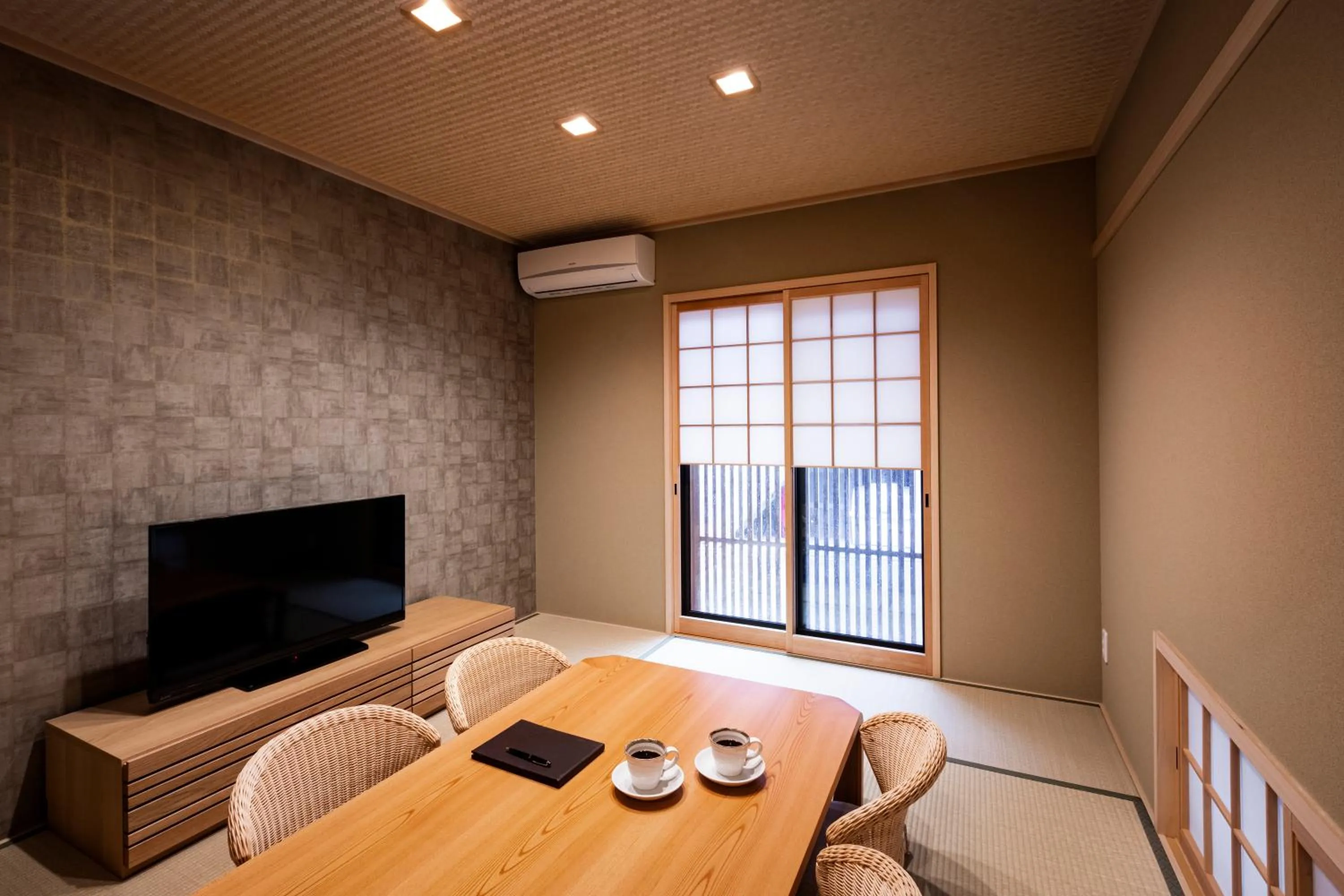 Photo of the whole room in Rinn Tsukinowa