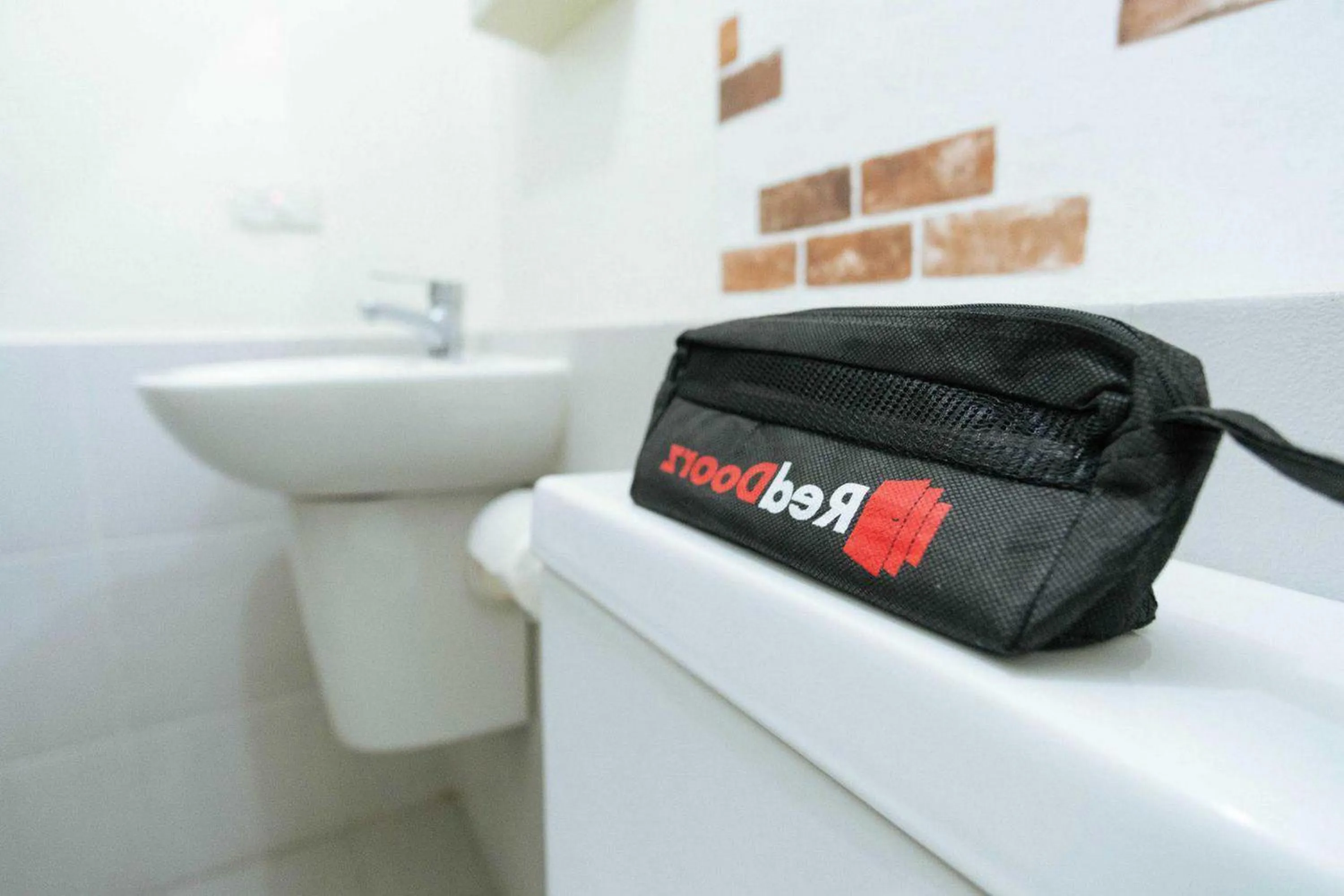 RedDoorz near Alun Alun Kota Serang