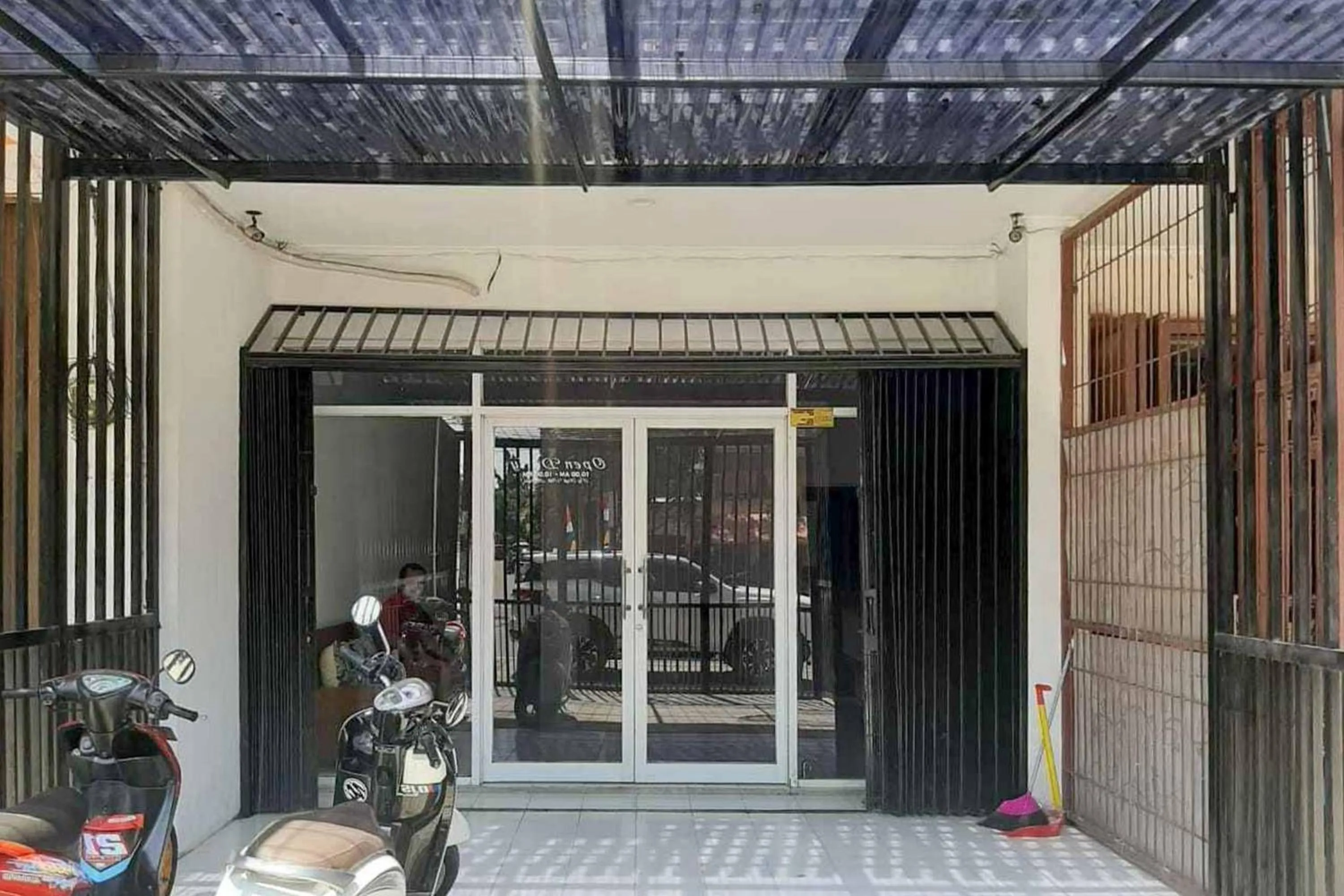 RedDoorz near Alun Alun Kota Serang