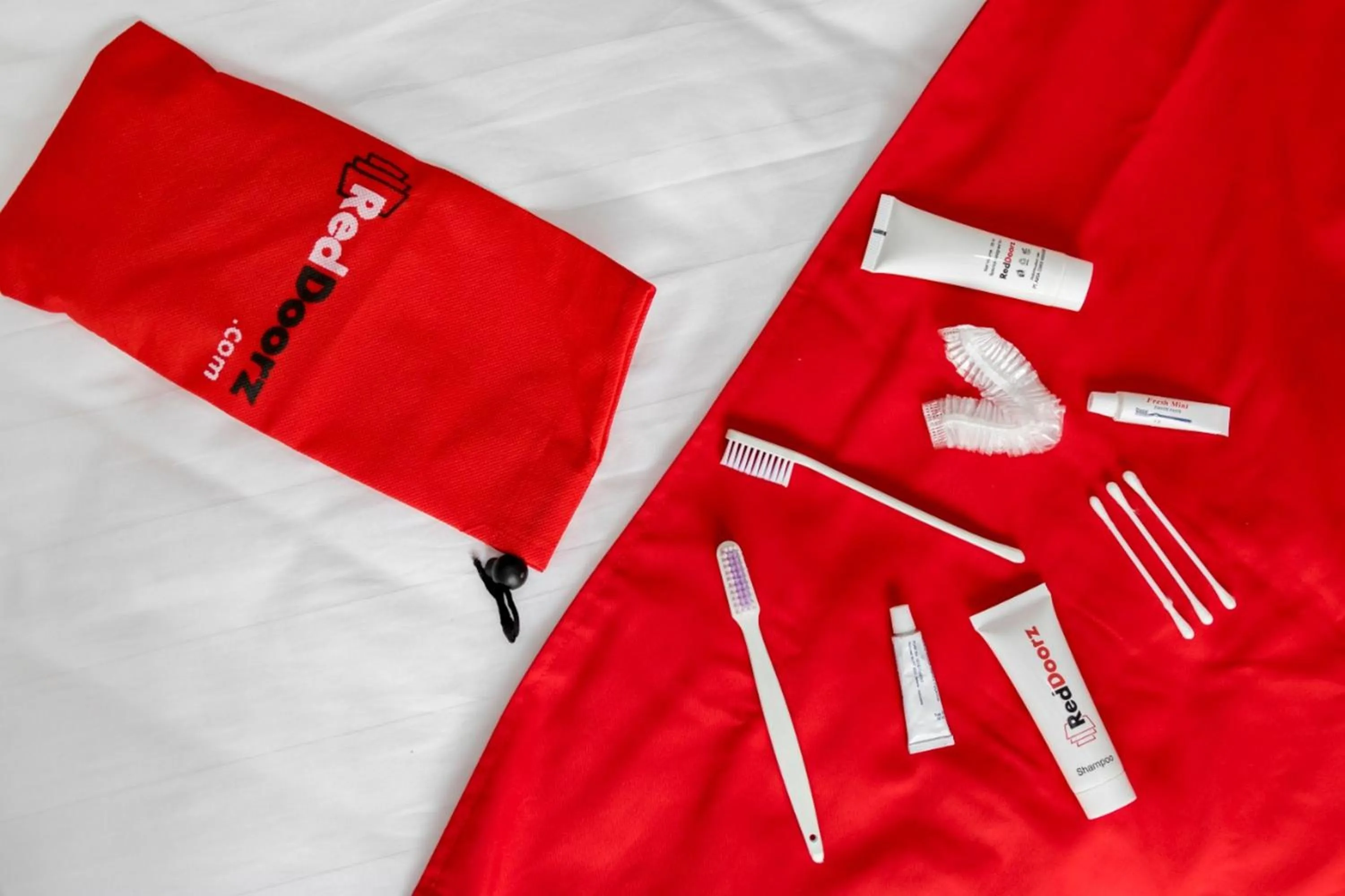 Bed in RedDoorz Resort near Darajat Garut