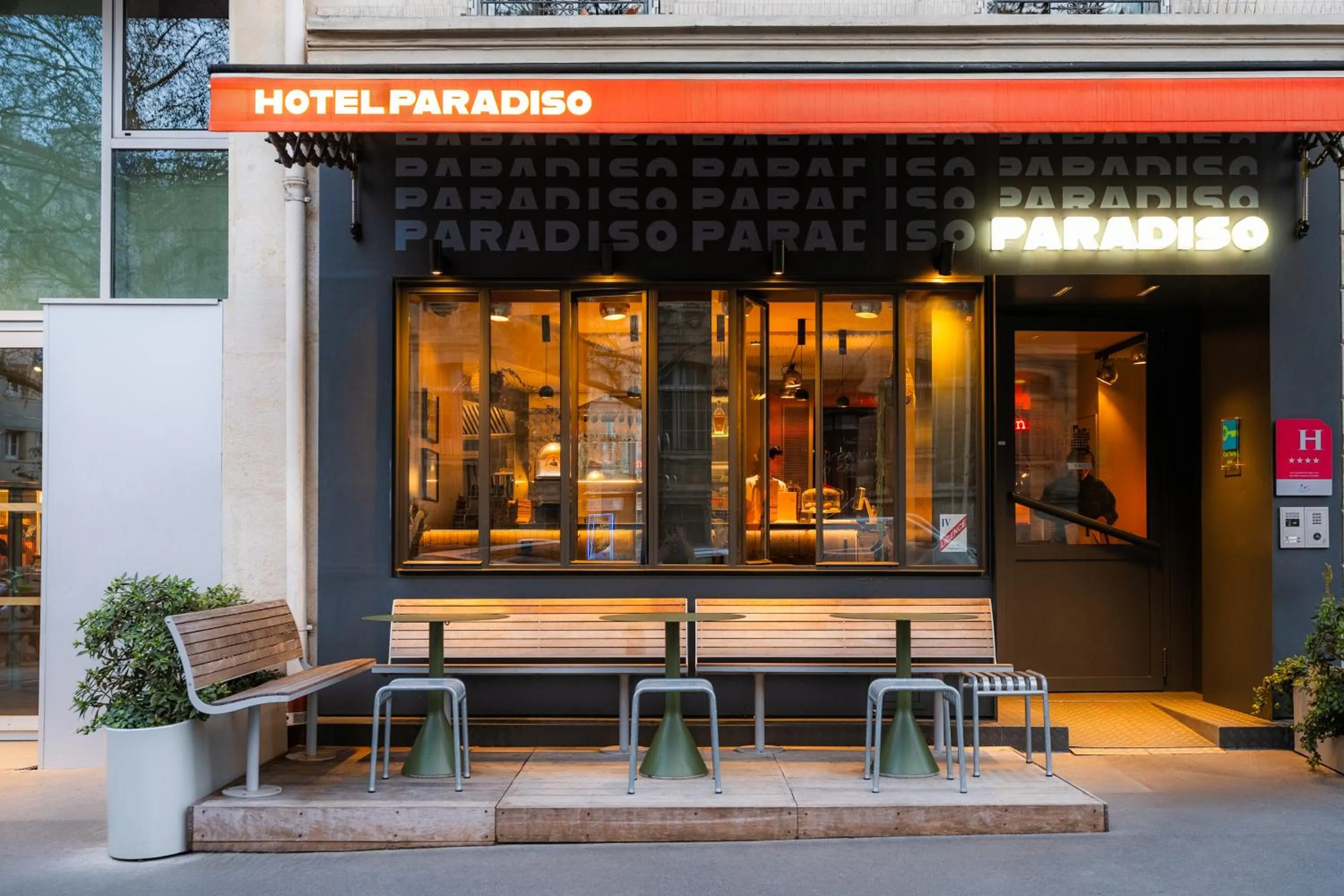 Facade/entrance in Hotel Paradiso
