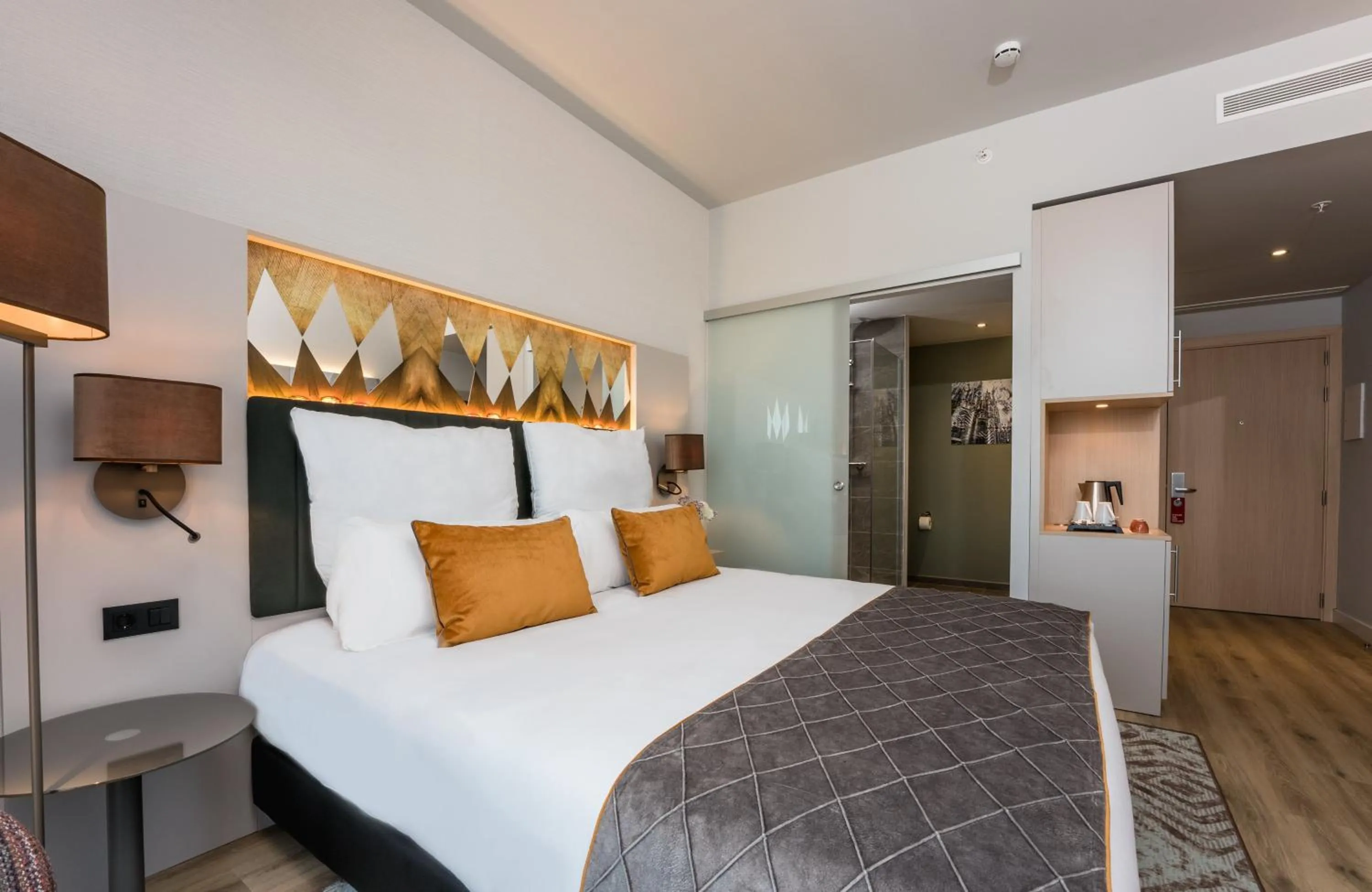 Photo of the whole room, Bed in Leonardo Royal Hotel Barcelona Fira