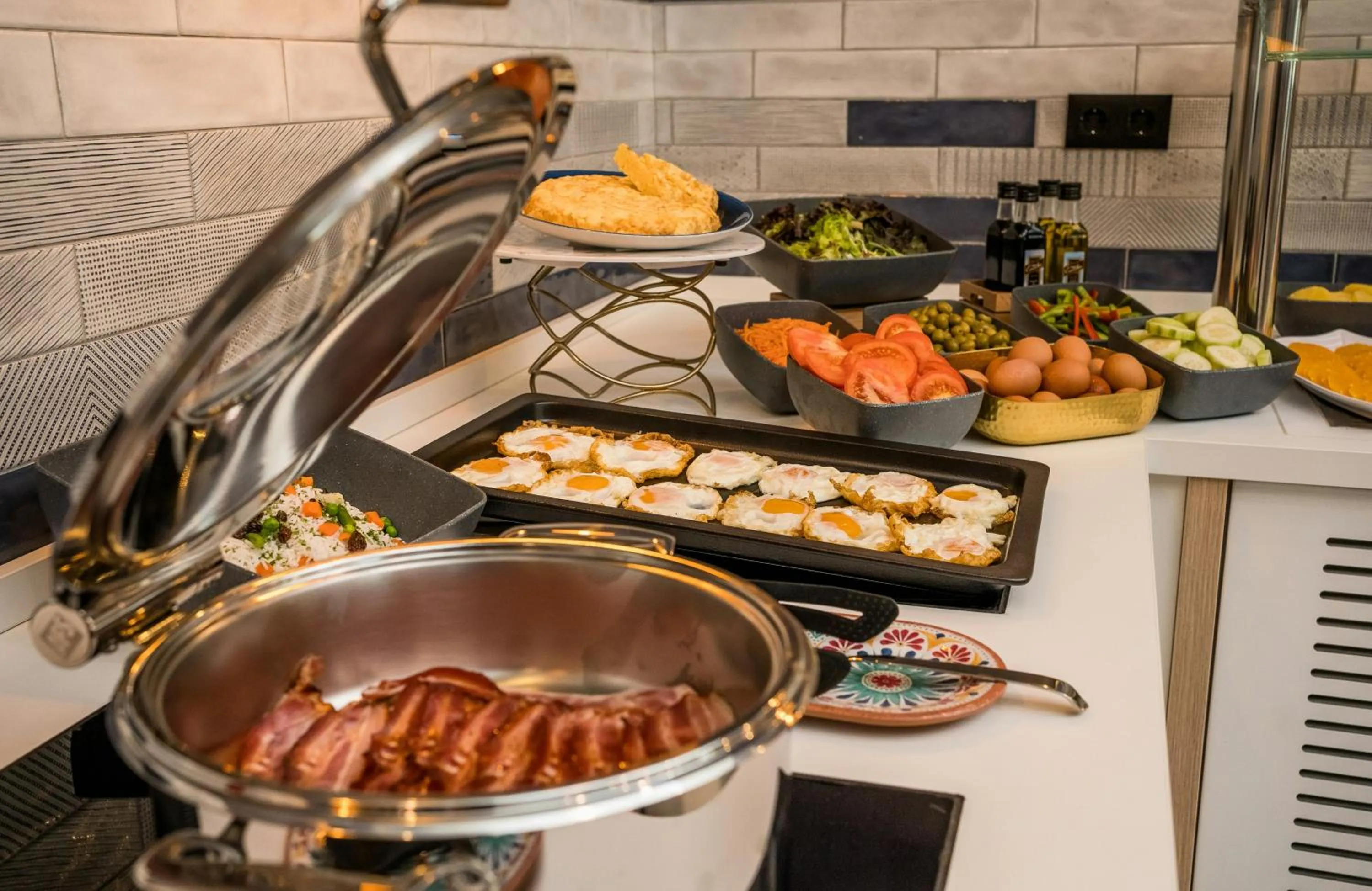 Buffet breakfast in Leonardo Royal Hotel Barcelona Fira