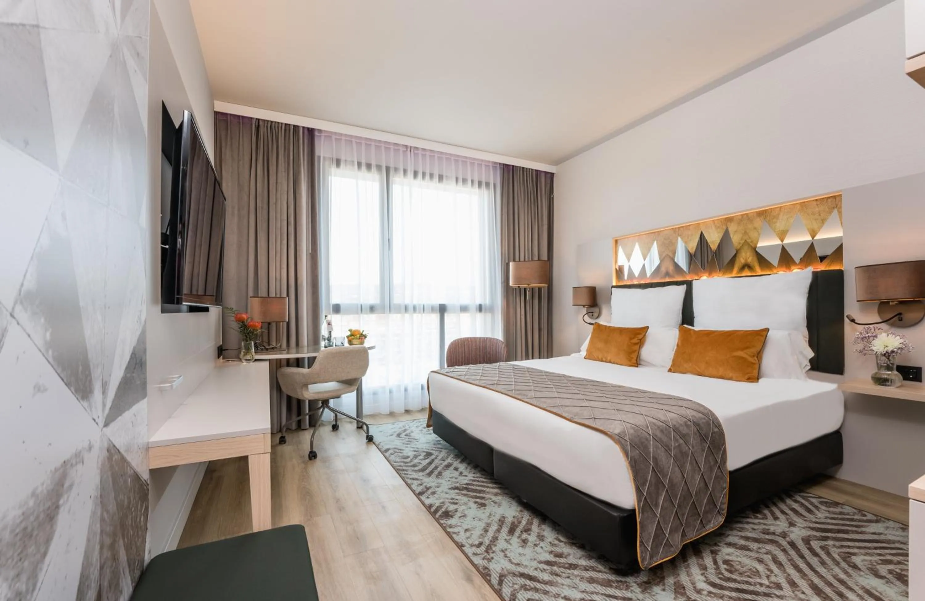 Photo of the whole room, Bed in Leonardo Royal Hotel Barcelona Fira