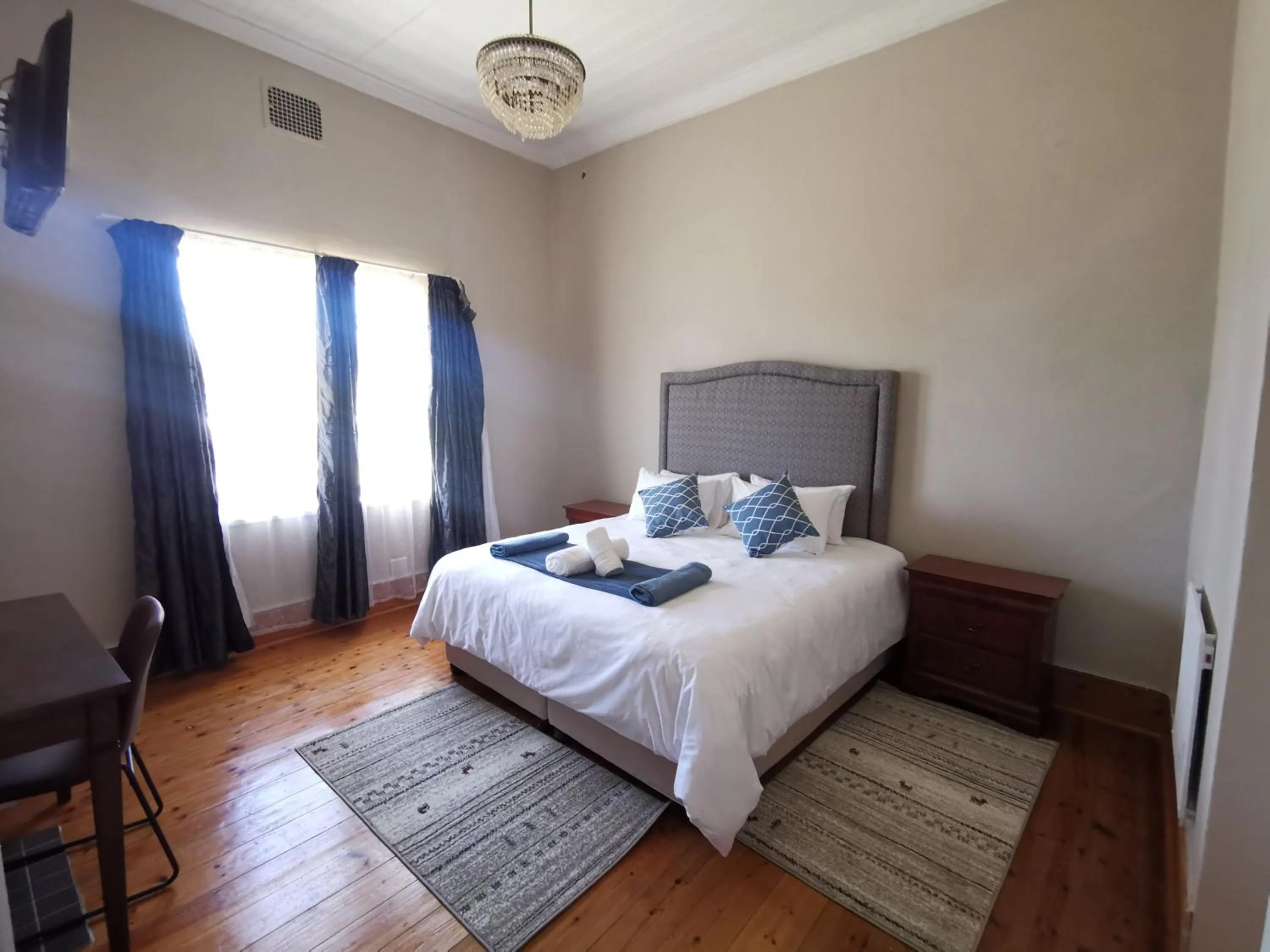 Bed in Lucolo Palace B&B Aliwal North