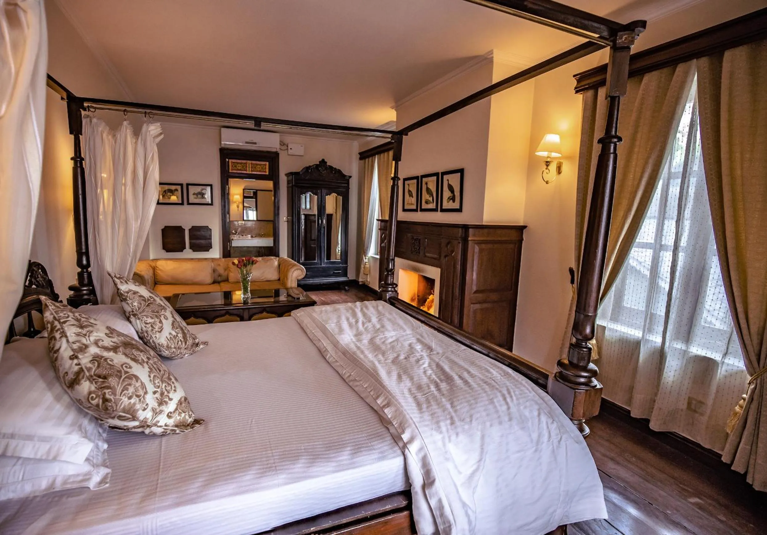 Bed in The Himalayan