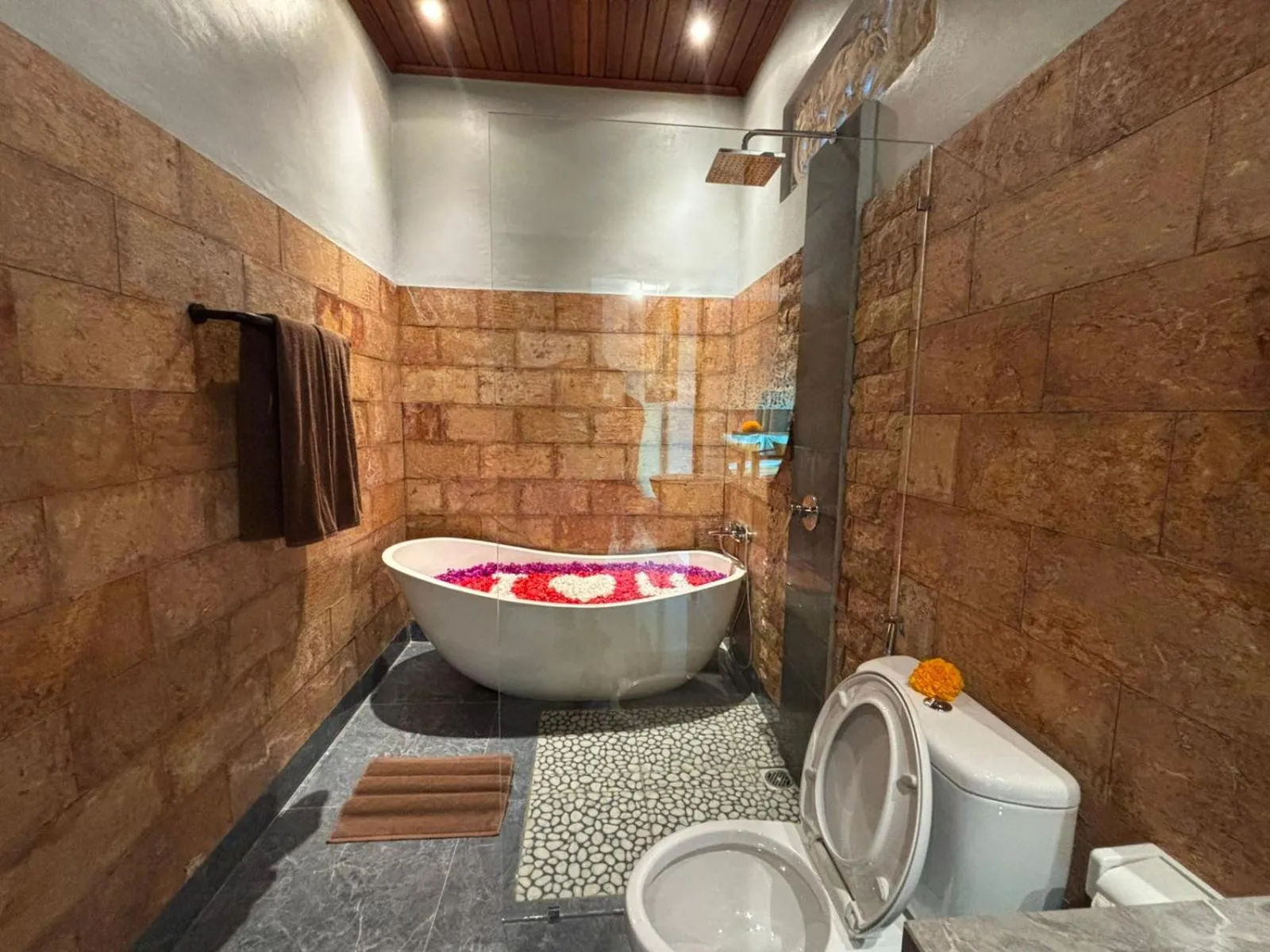 Shower in Villa Semujan Ubud