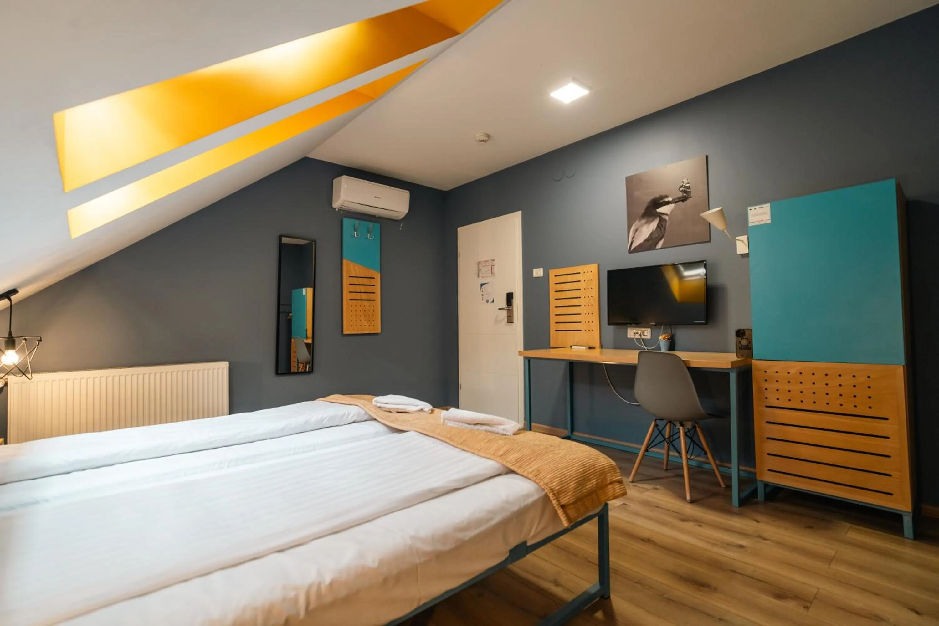 Bedroom, Bed in Pensiunea Urban Point