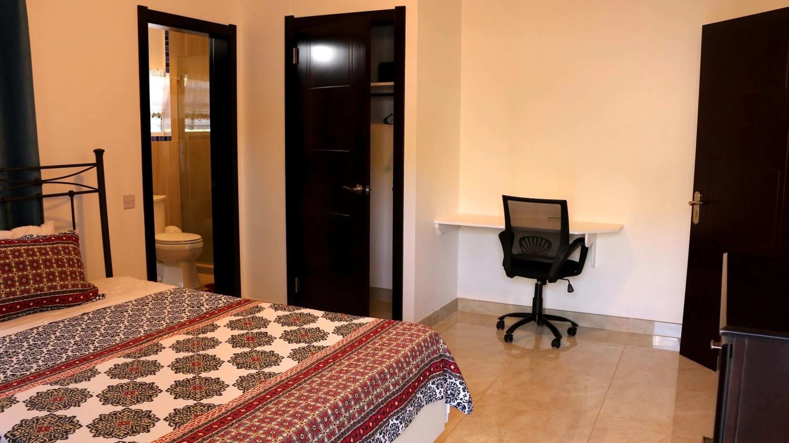 Bedroom, Bed in Blue Star Apartments & Hotel