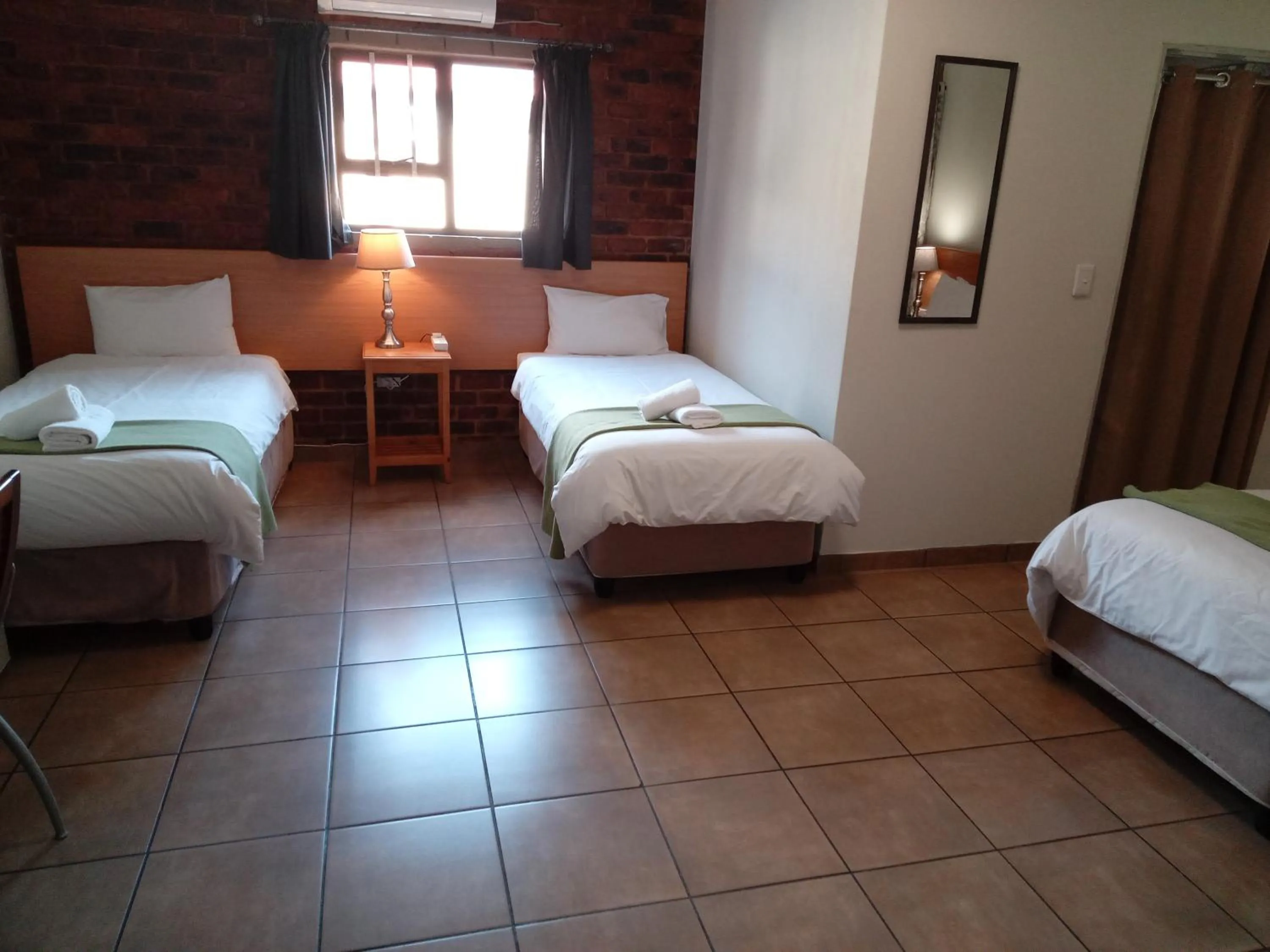 Bed in 24 Onvrey Guest House