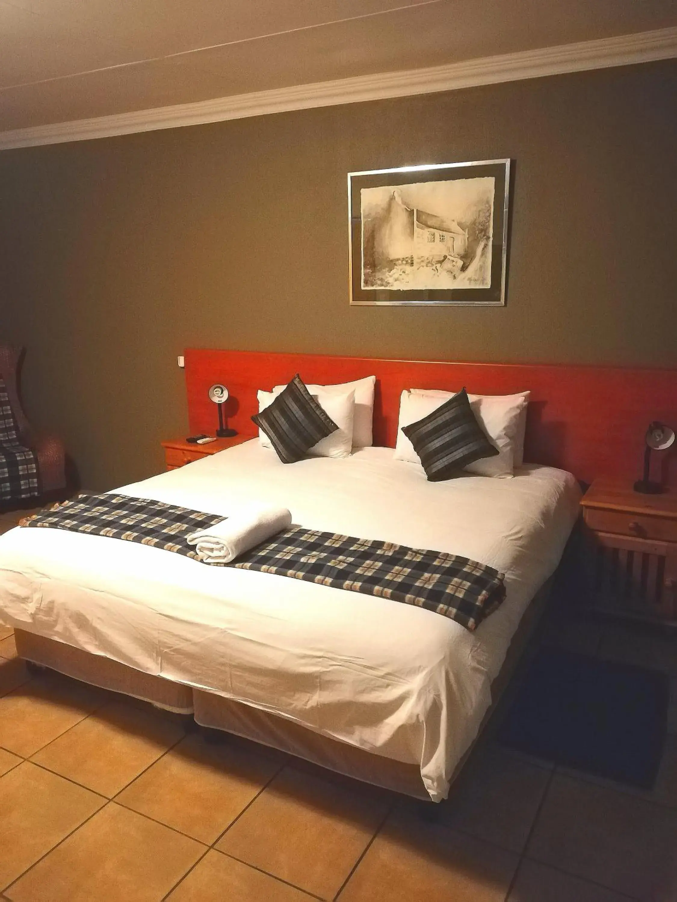 Double or Twin Room - single occupancy in 24 Onvrey Guest House Double or Twin Room - single occupancy in 24 Onvrey Guest House