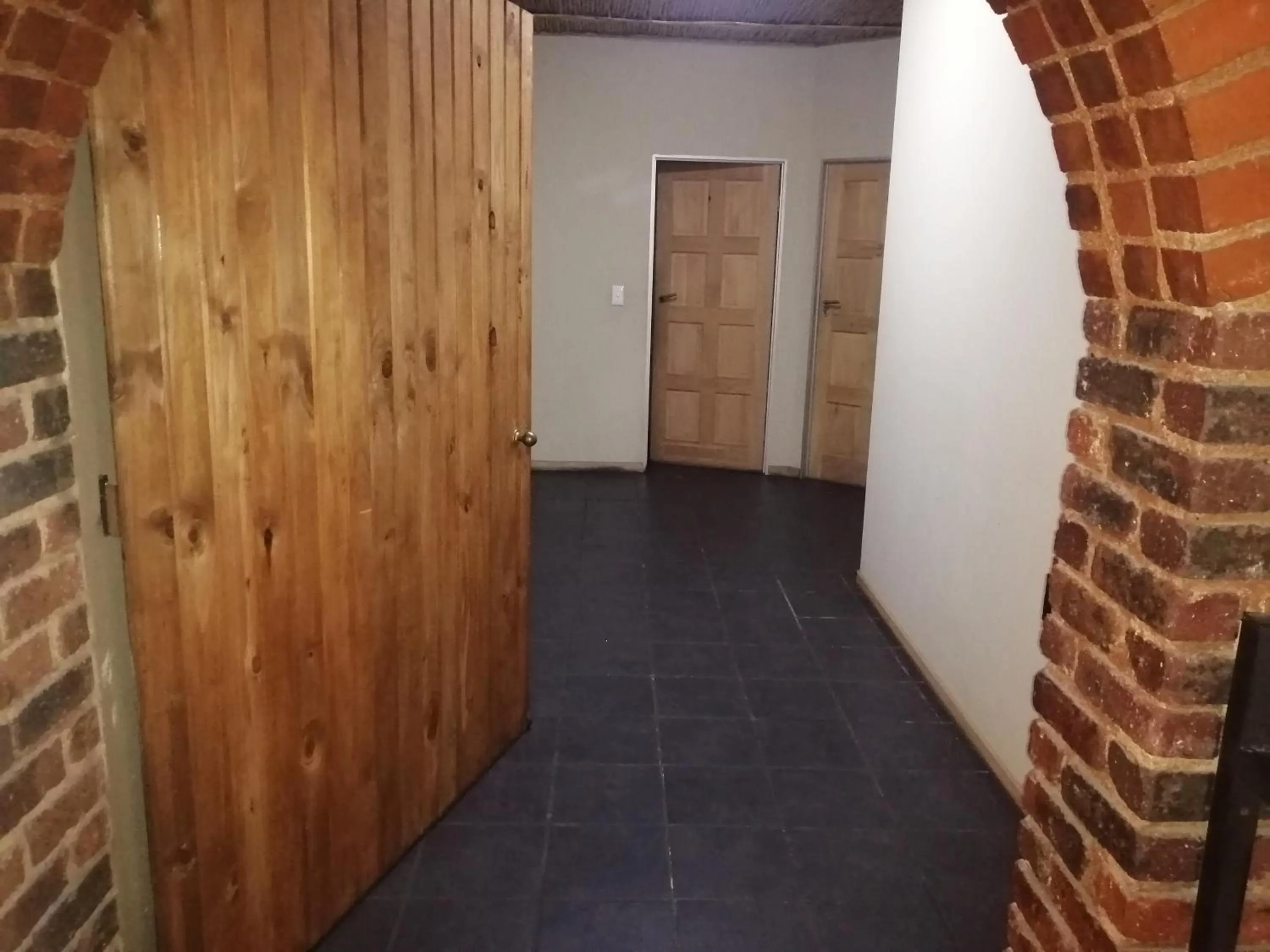 Facade/entrance in 24 Onvrey Guest House