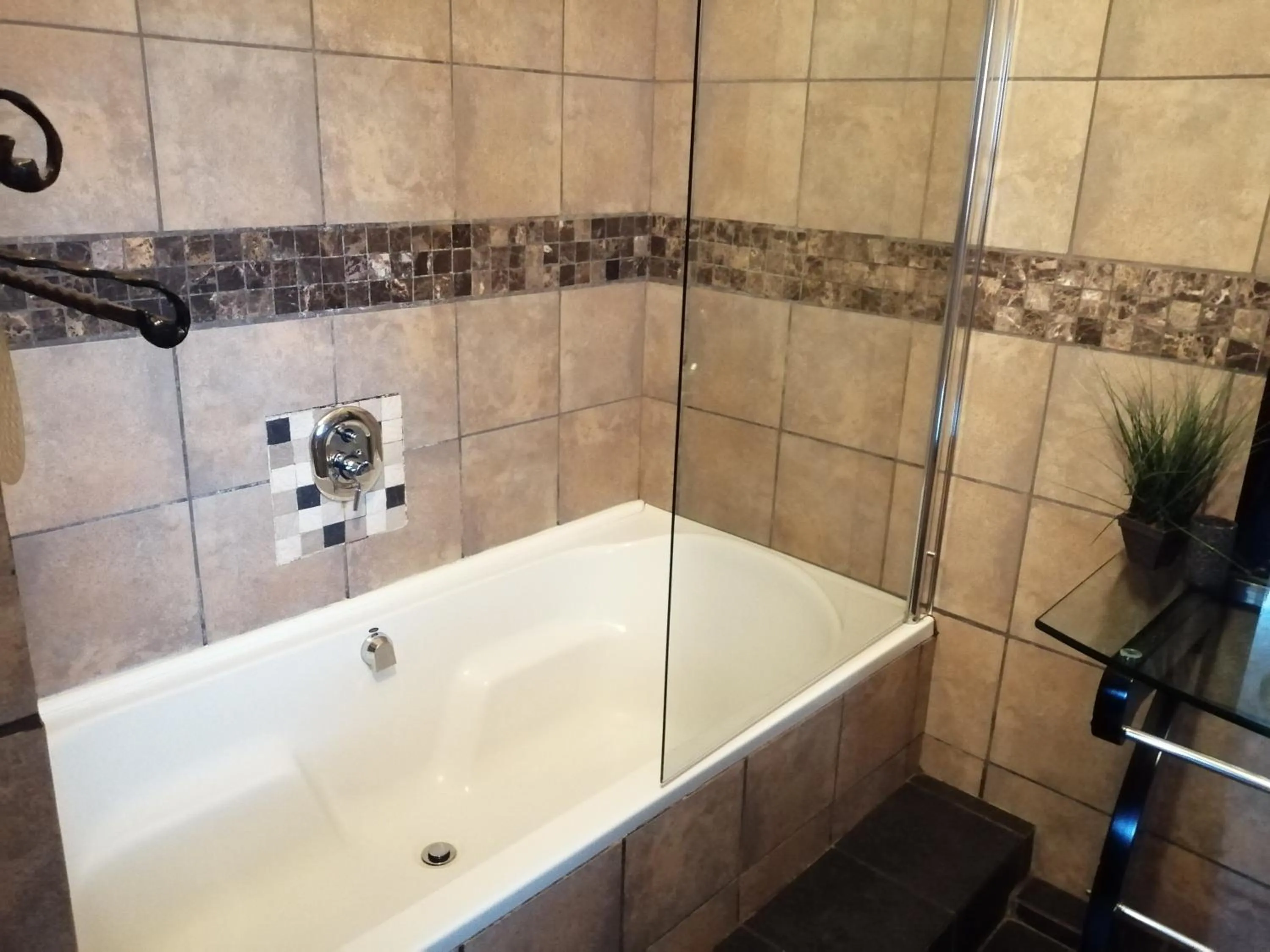 Bathroom in 24 Onvrey Guest House