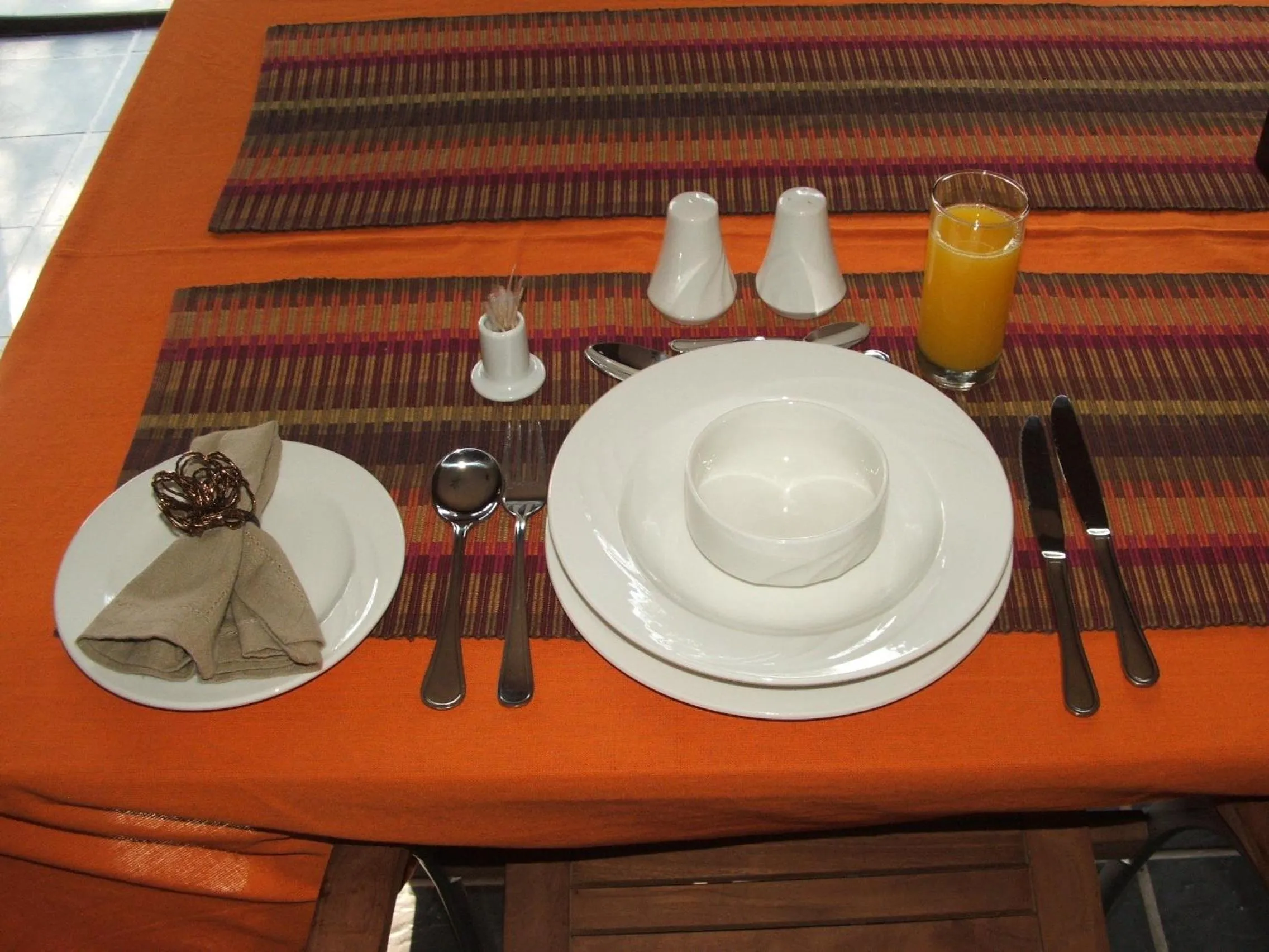 Restaurant/places to eat in 24 Onvrey Guest House