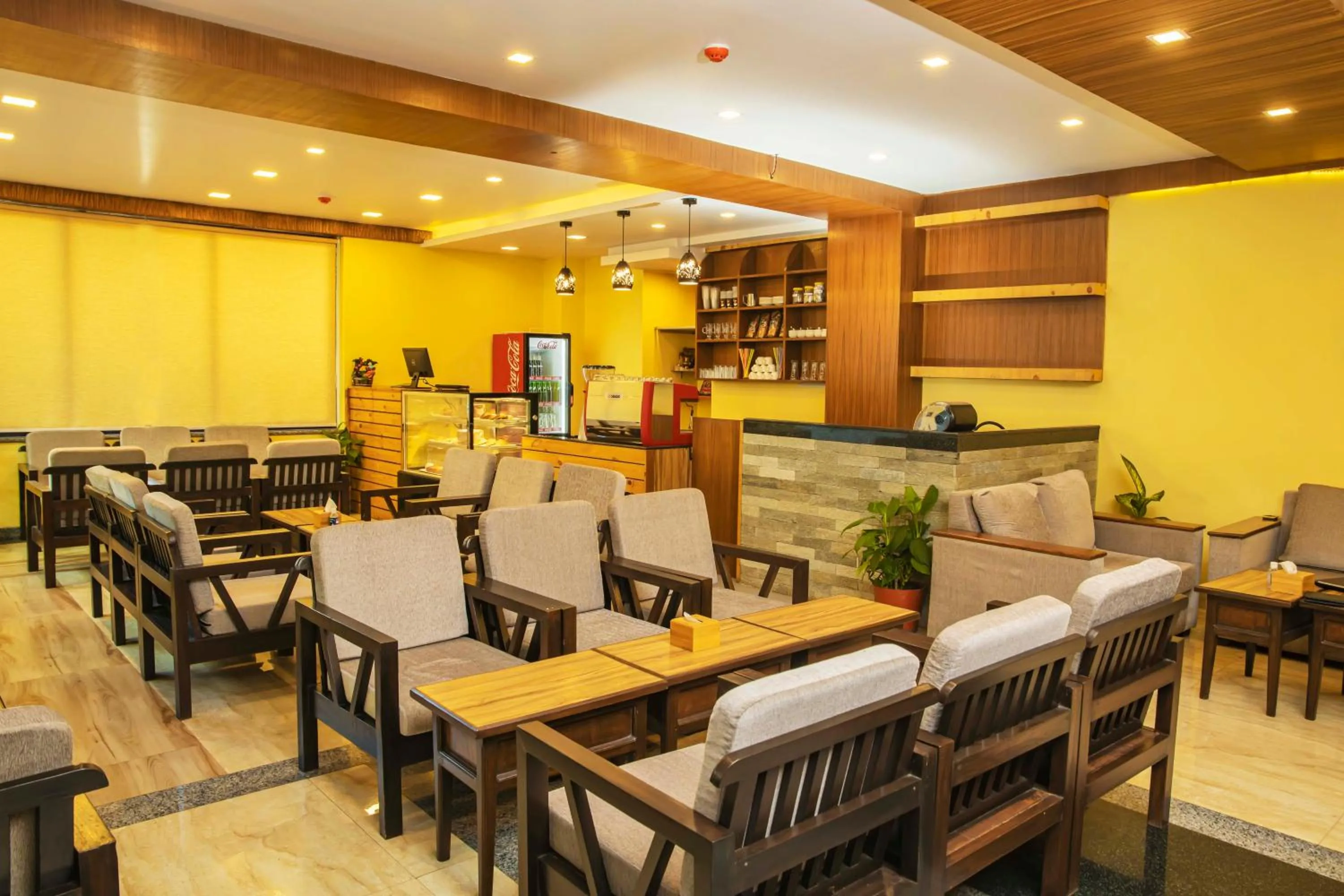 Restaurant/places to eat in Hotel Shaara