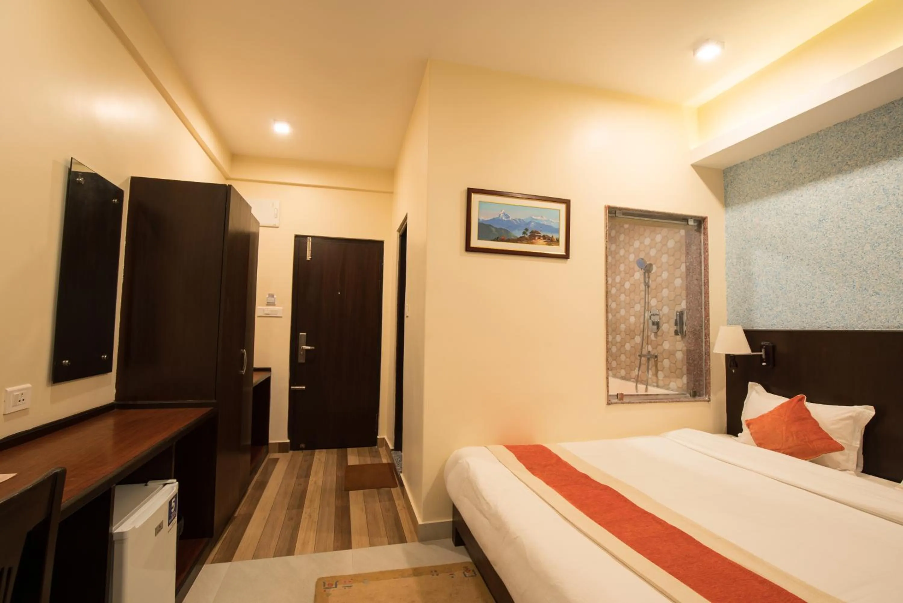 Photo of the whole room, Bed in Hotel Shaara