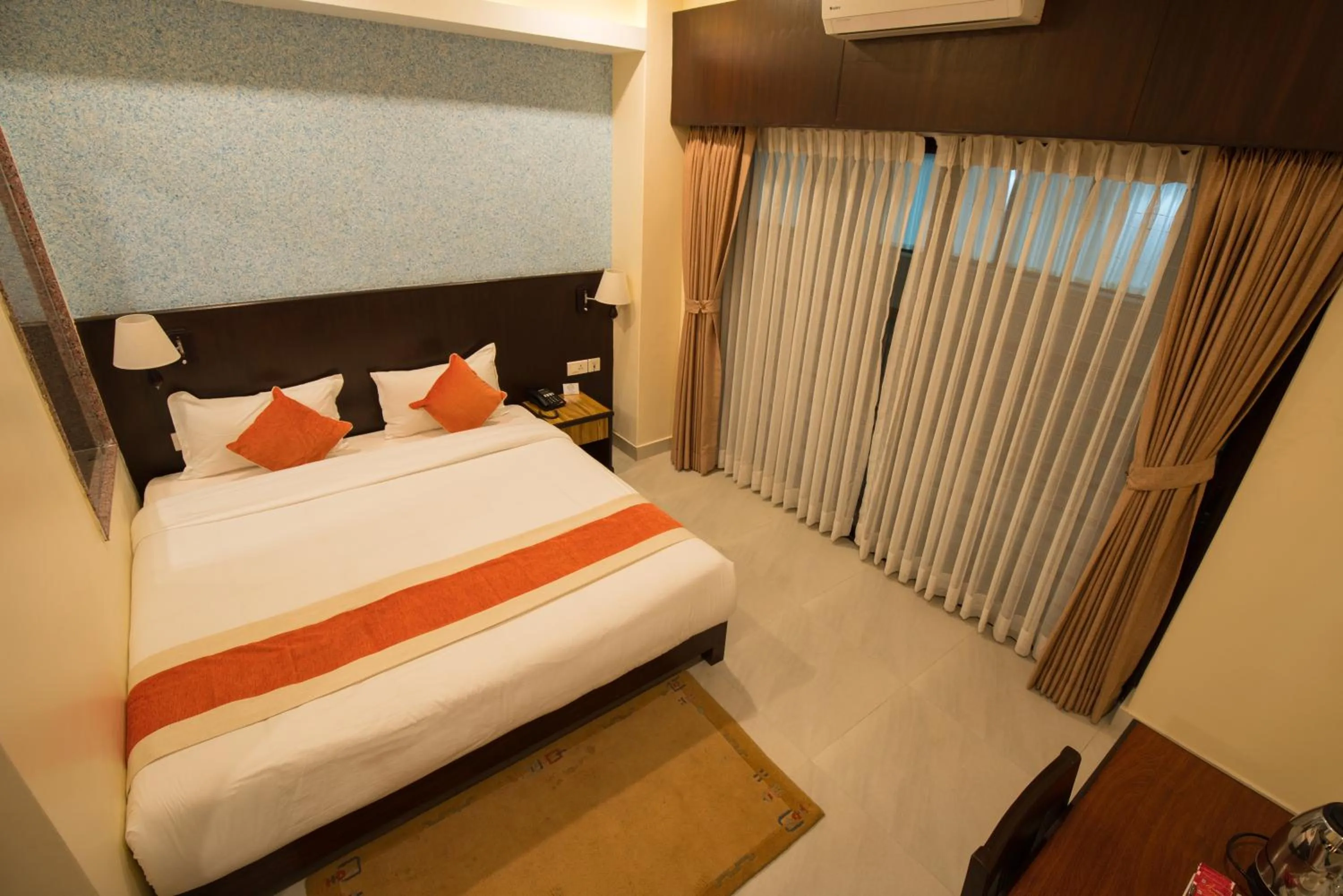 Bedroom, Bed in Hotel Shaara