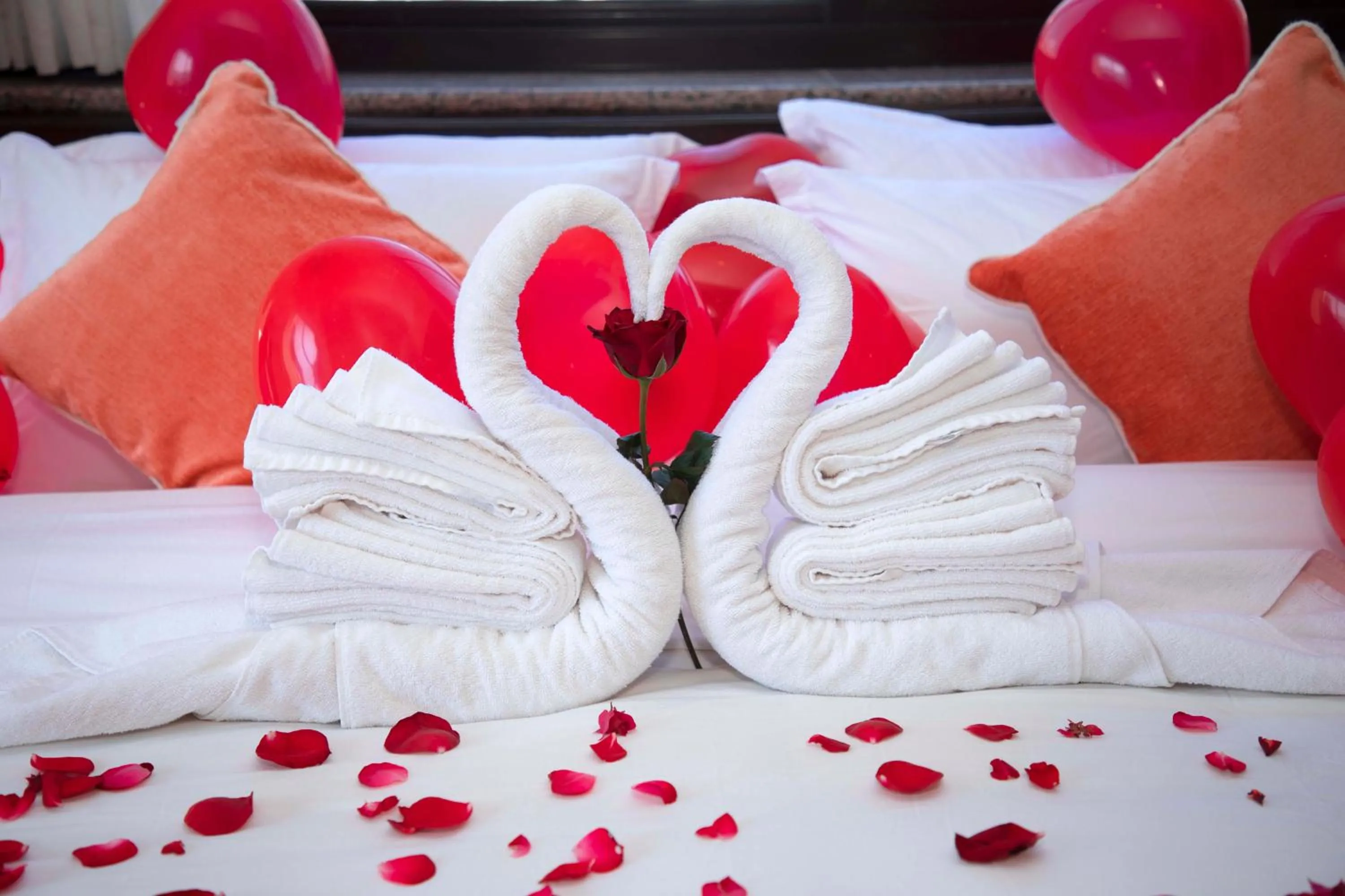 Breakfast, Bed in Hotel Shaara