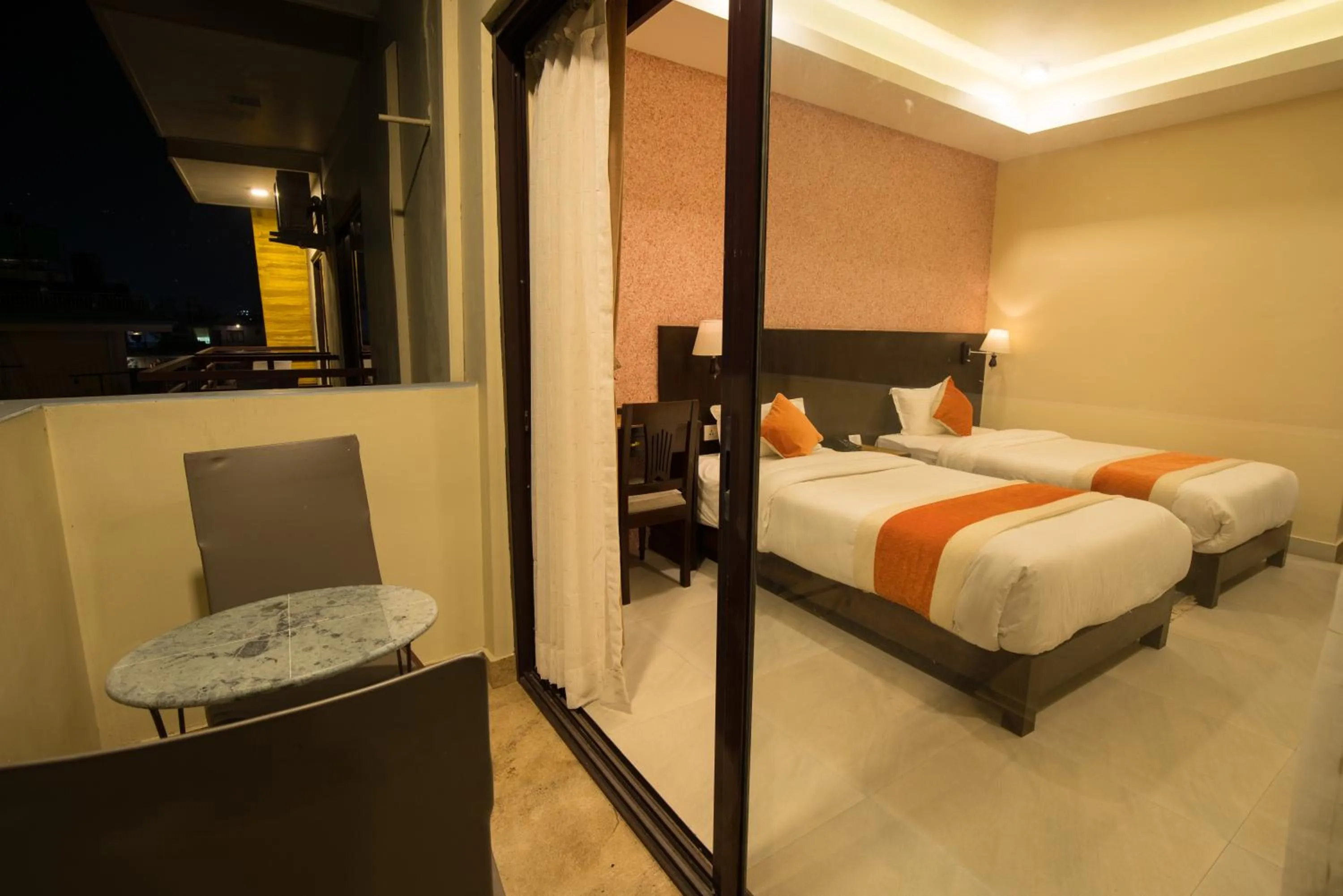 Bedroom, Bed in Hotel Shaara