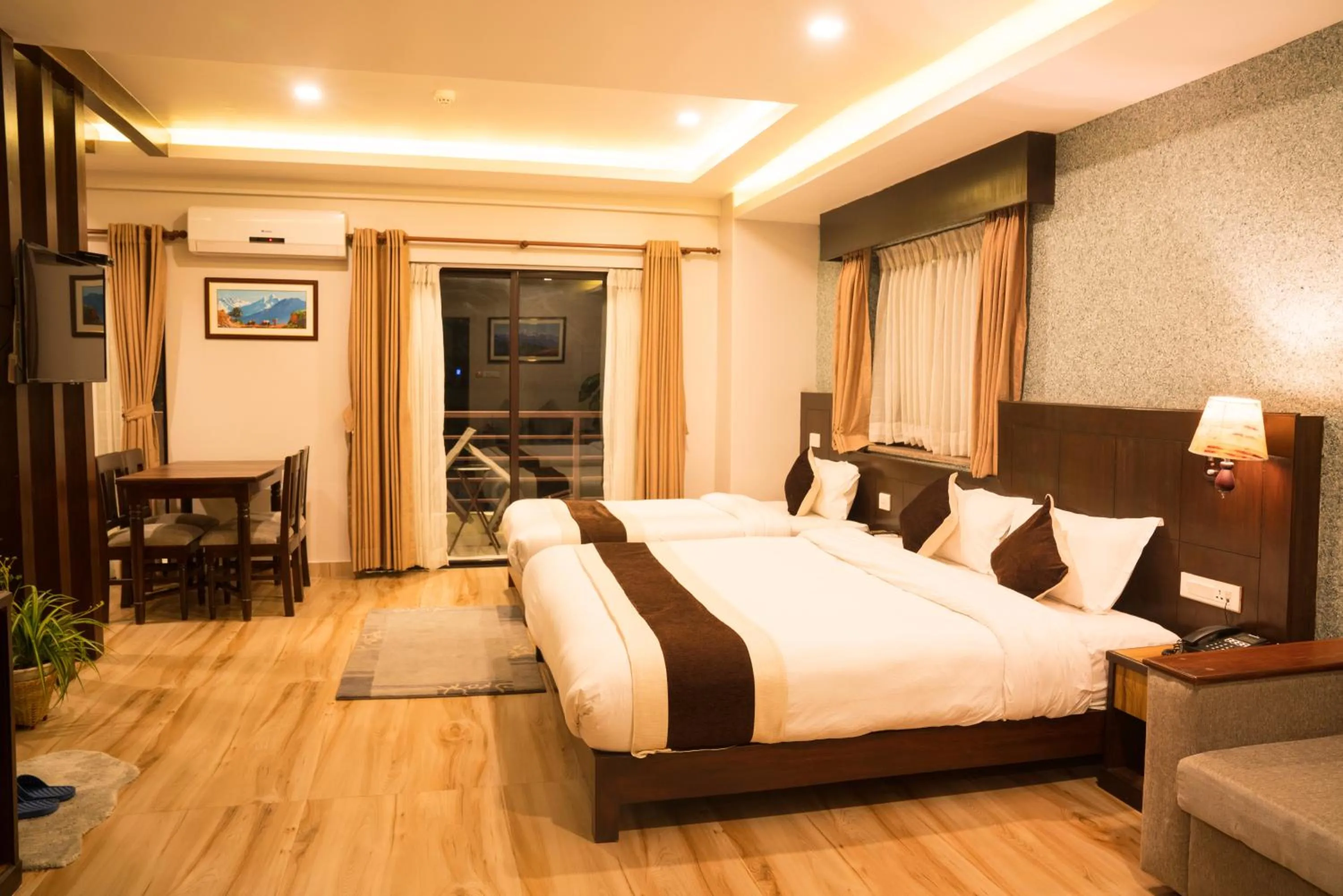 Photo of the whole room, Bed in Hotel Shaara