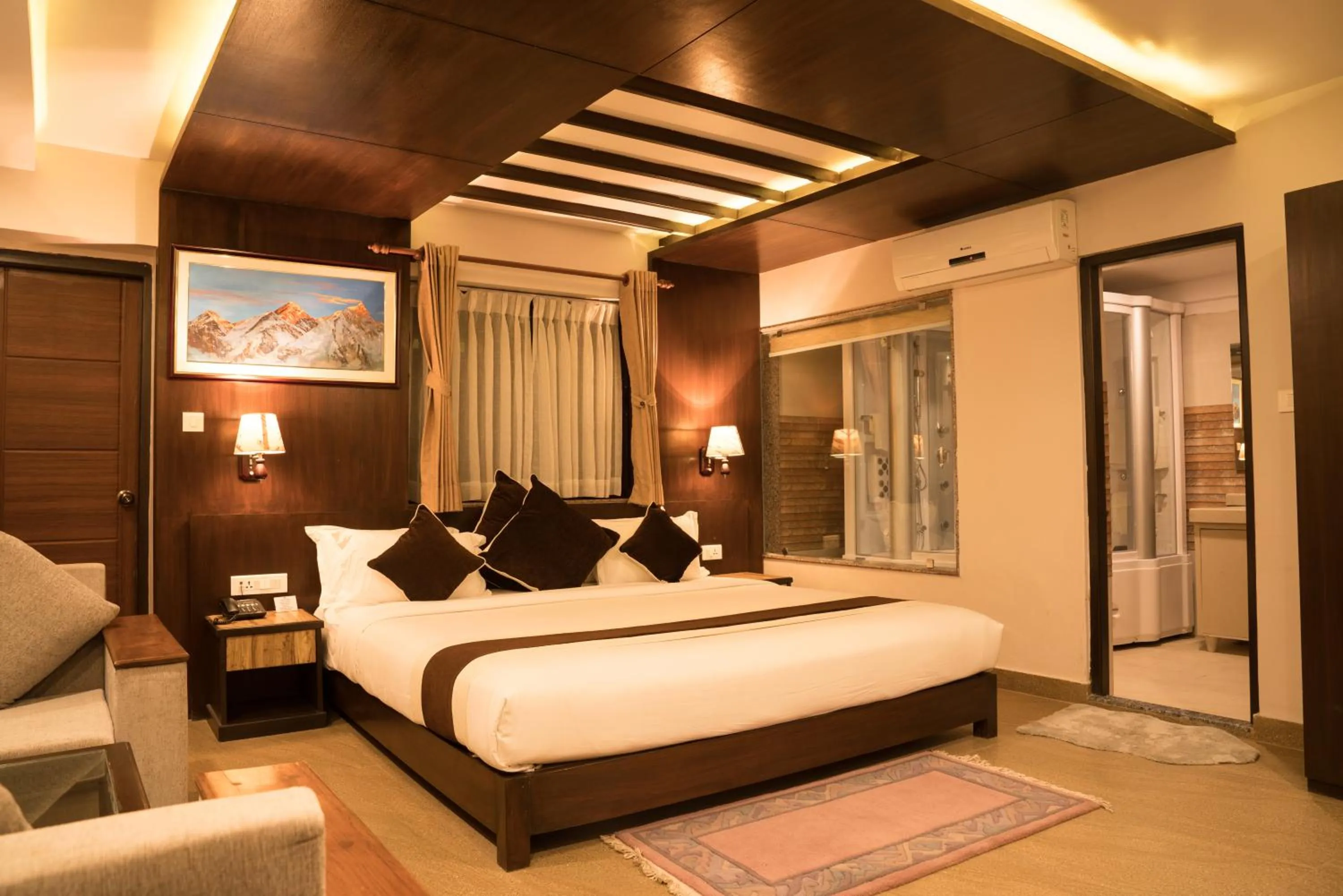 Photo of the whole room, Bed in Hotel Shaara