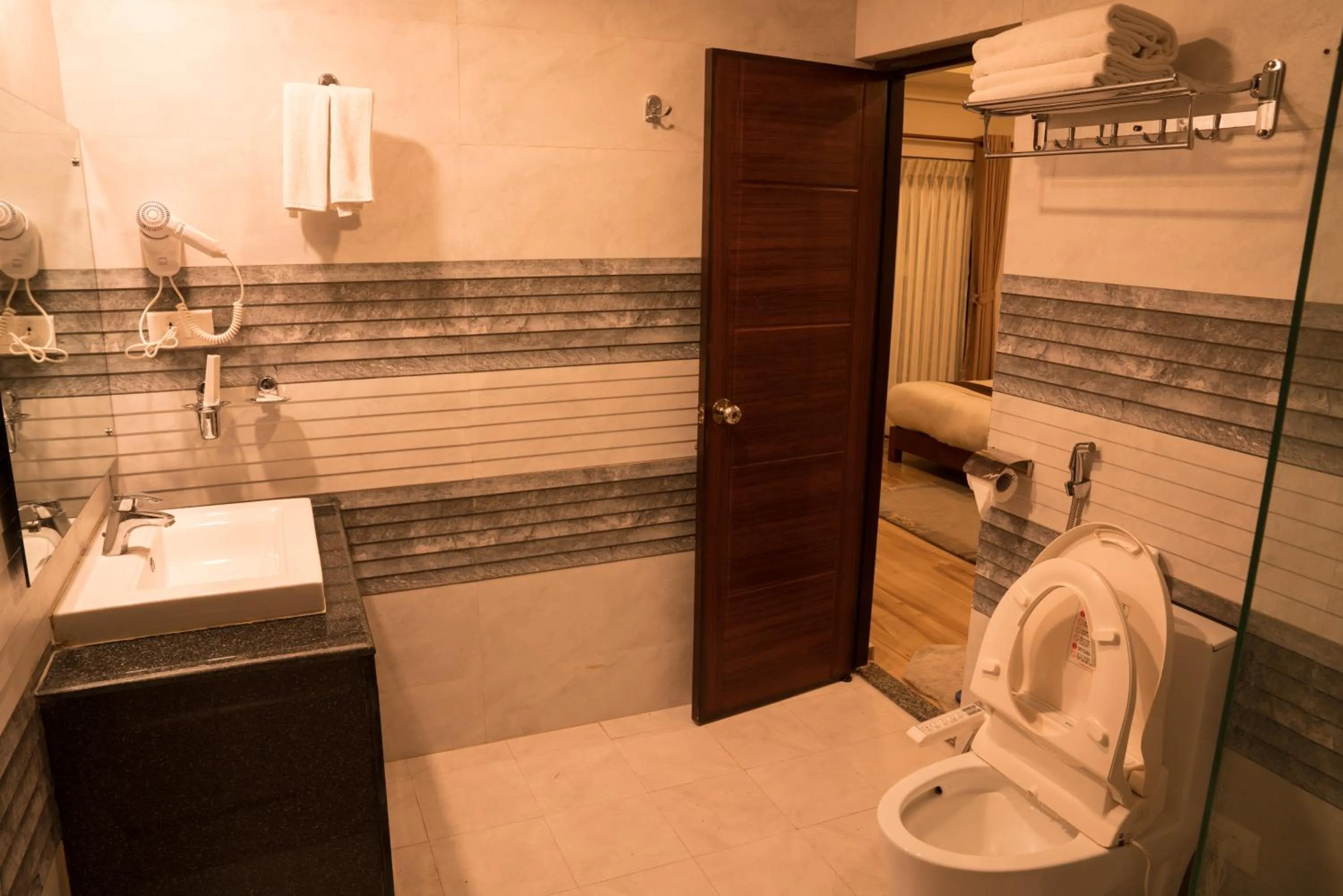 Bathroom in Hotel Shaara