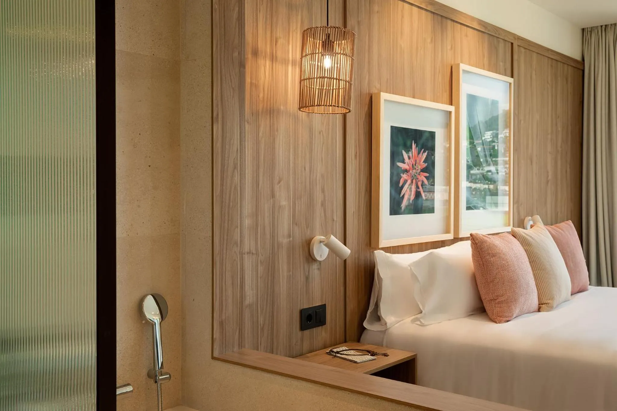 Photo of the whole room, Bed in Atzavara Hotel & Spa