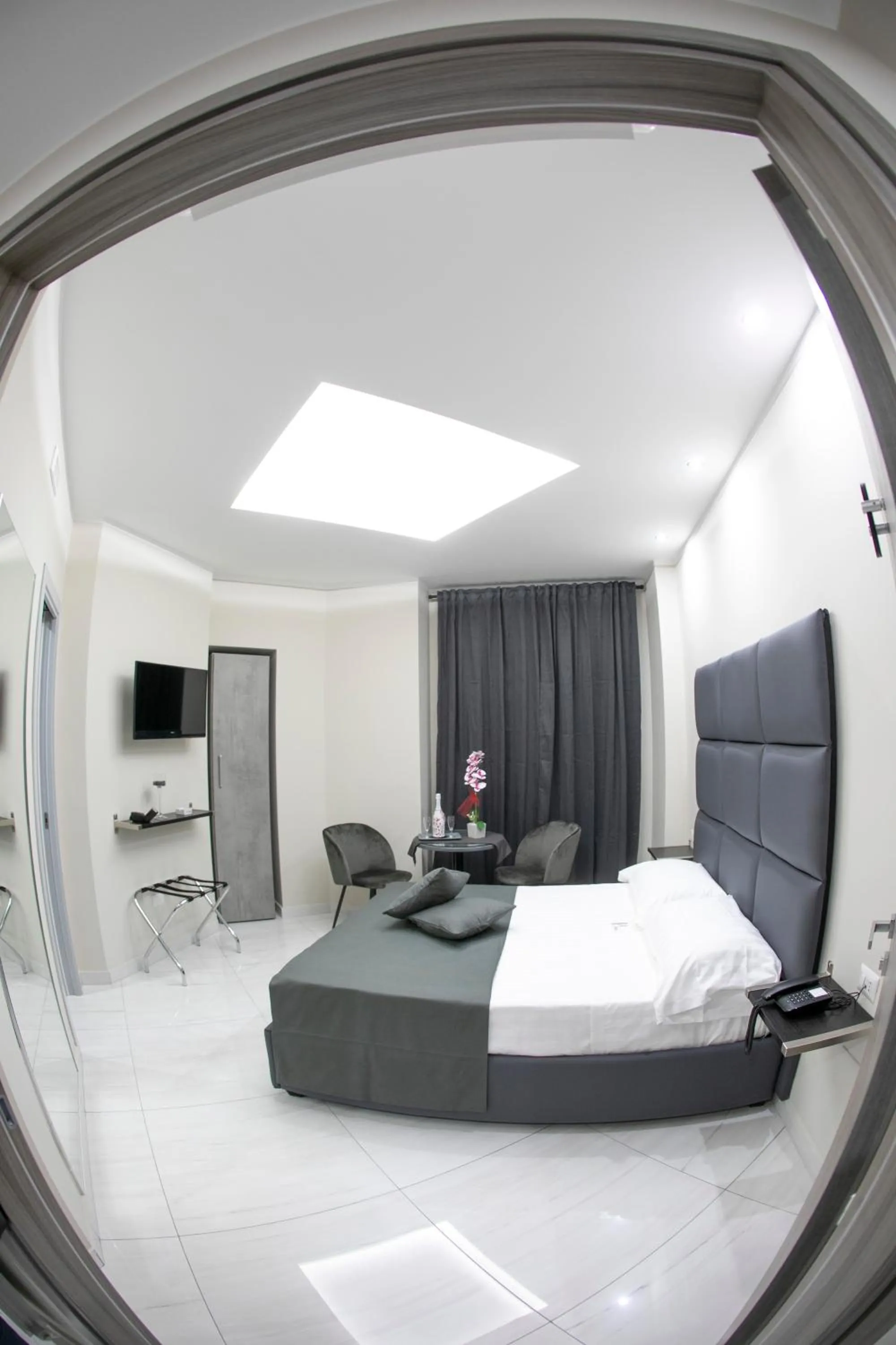 Photo of the whole room, Bed in Hotel Trionfal