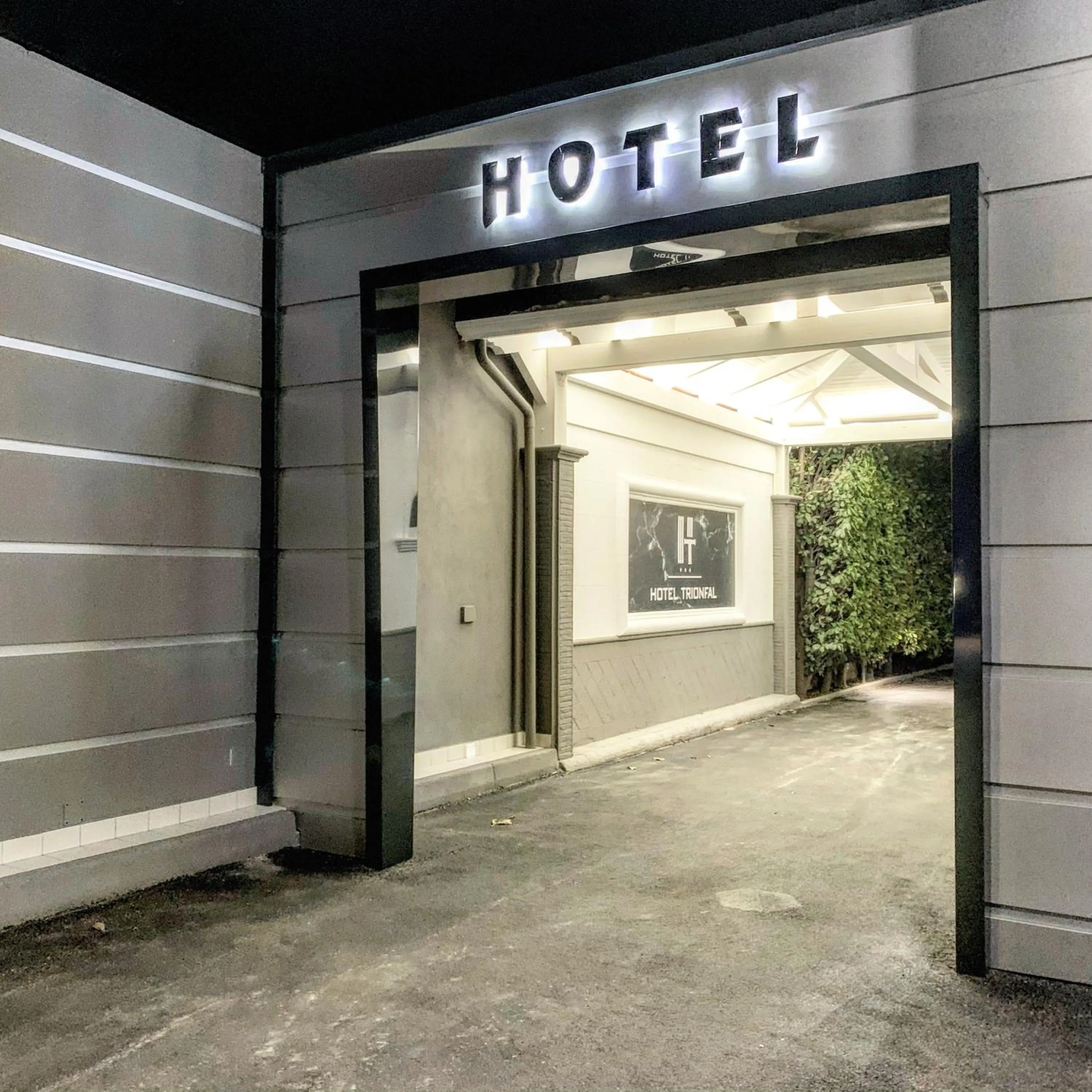 Facade/entrance in Hotel Trionfal