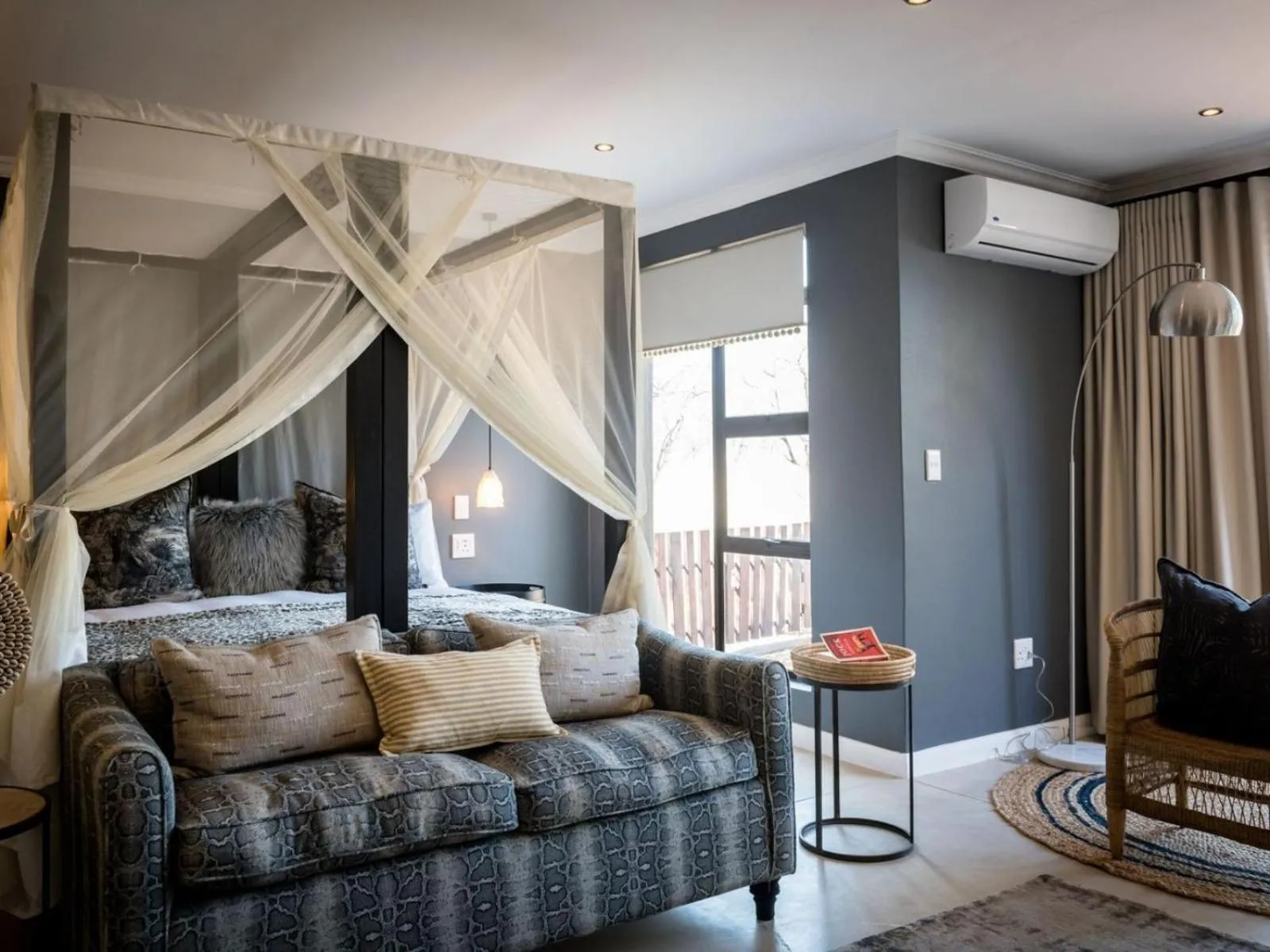 Bed in Safari Moon Luxury Bush Lodge