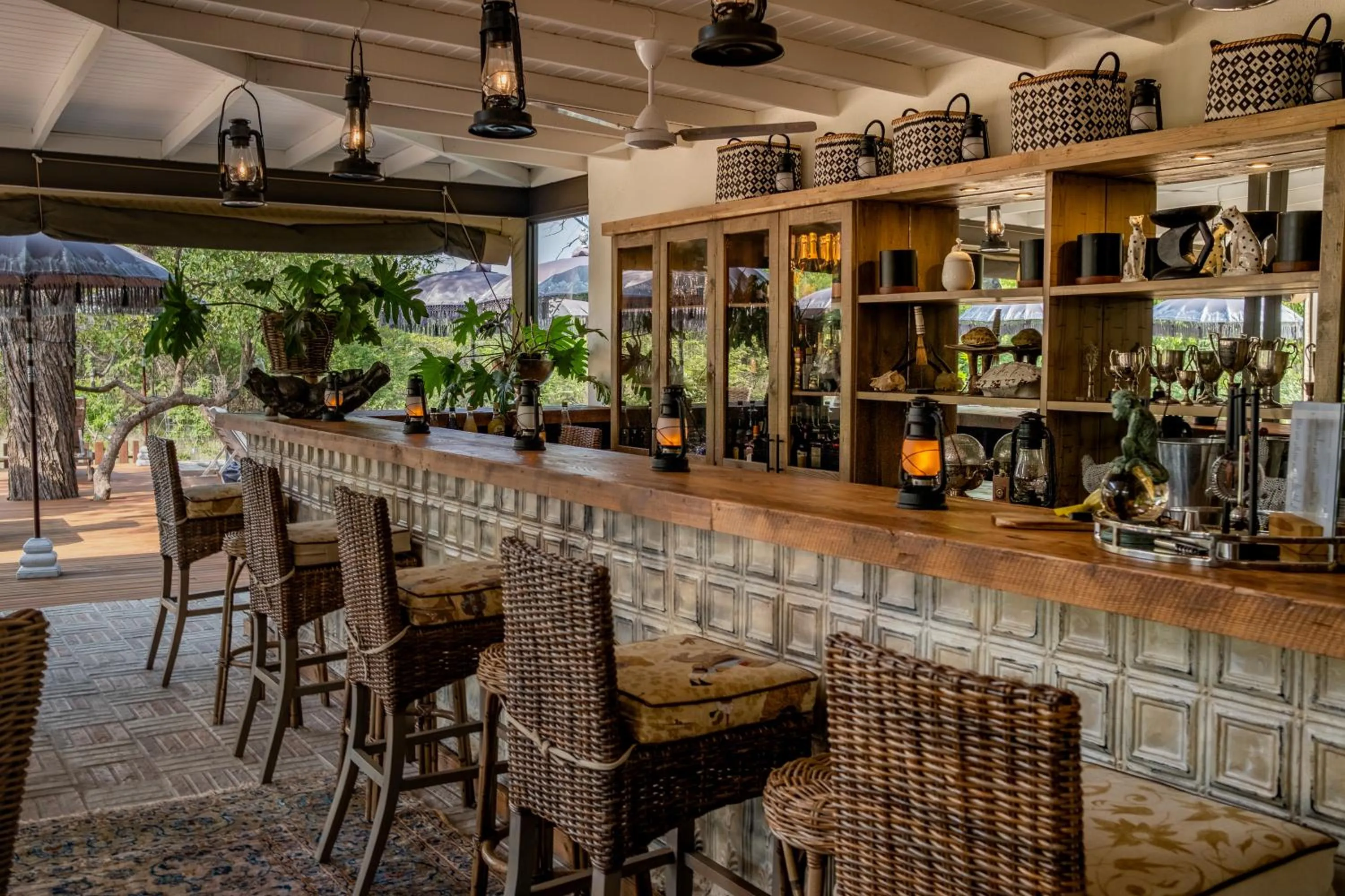 Communal lounge/ TV room in Safari Moon Luxury Bush Lodge