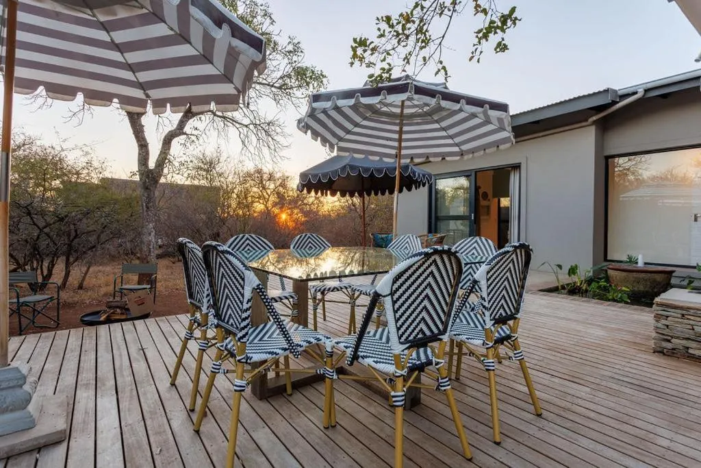 Safari Moon Luxury Bush Lodge