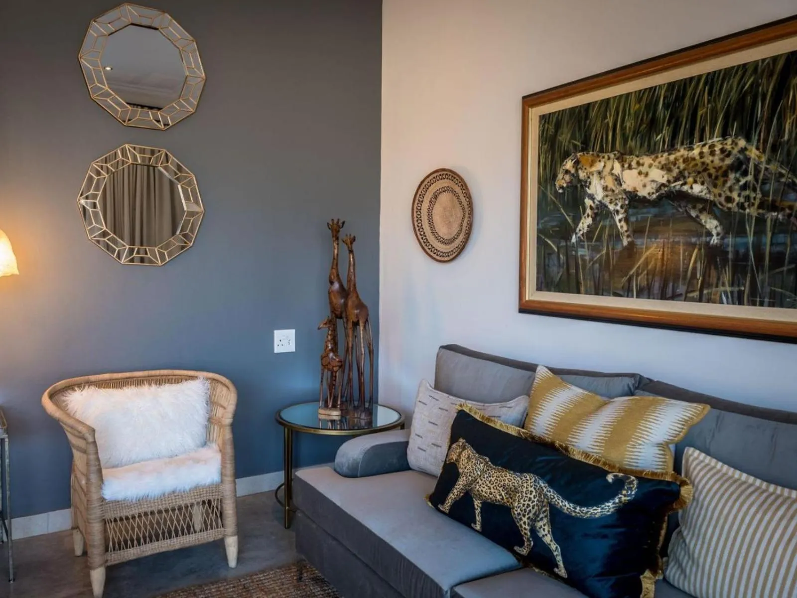 Library in Safari Moon Luxury Bush Lodge