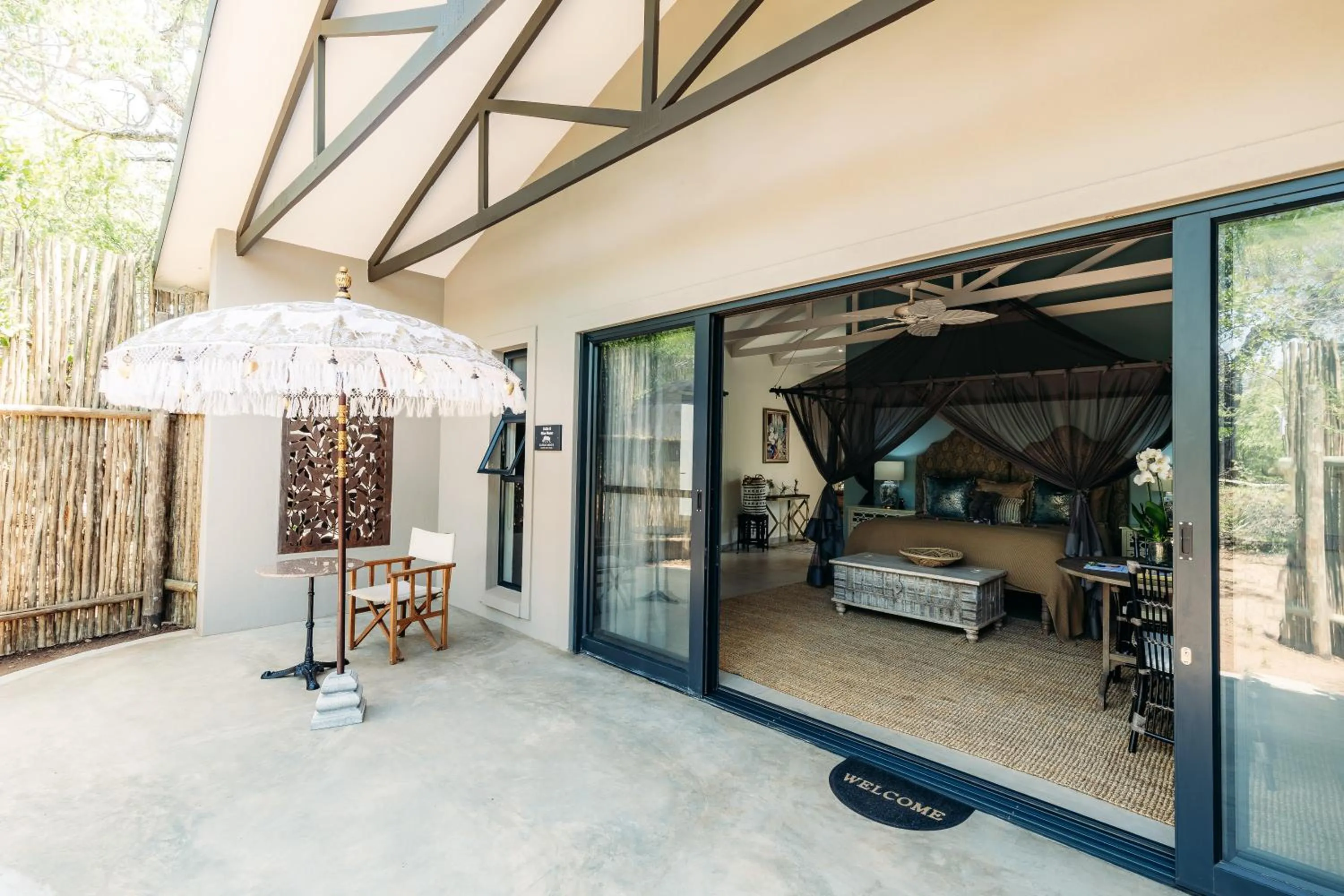 Safari Moon Luxury Bush Lodge