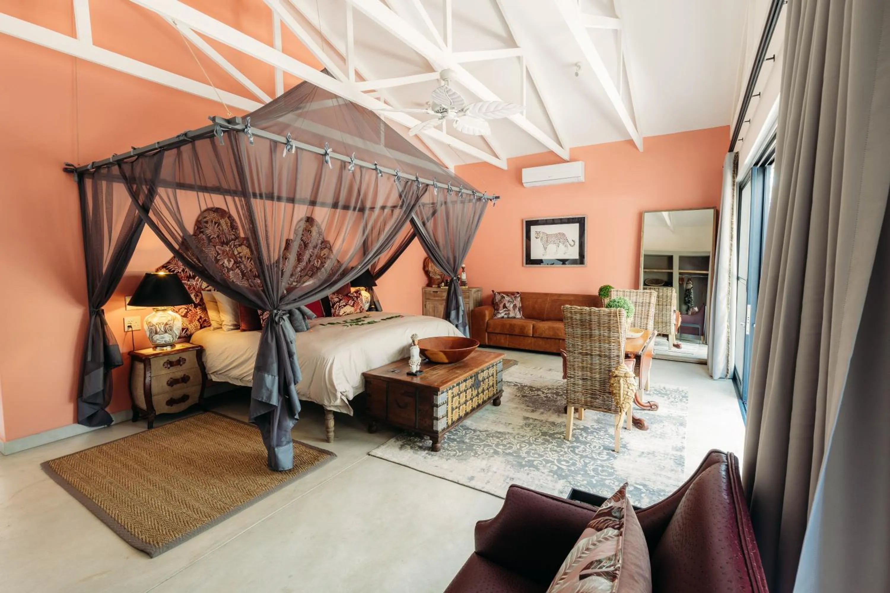 Safari Moon Luxury Bush Lodge