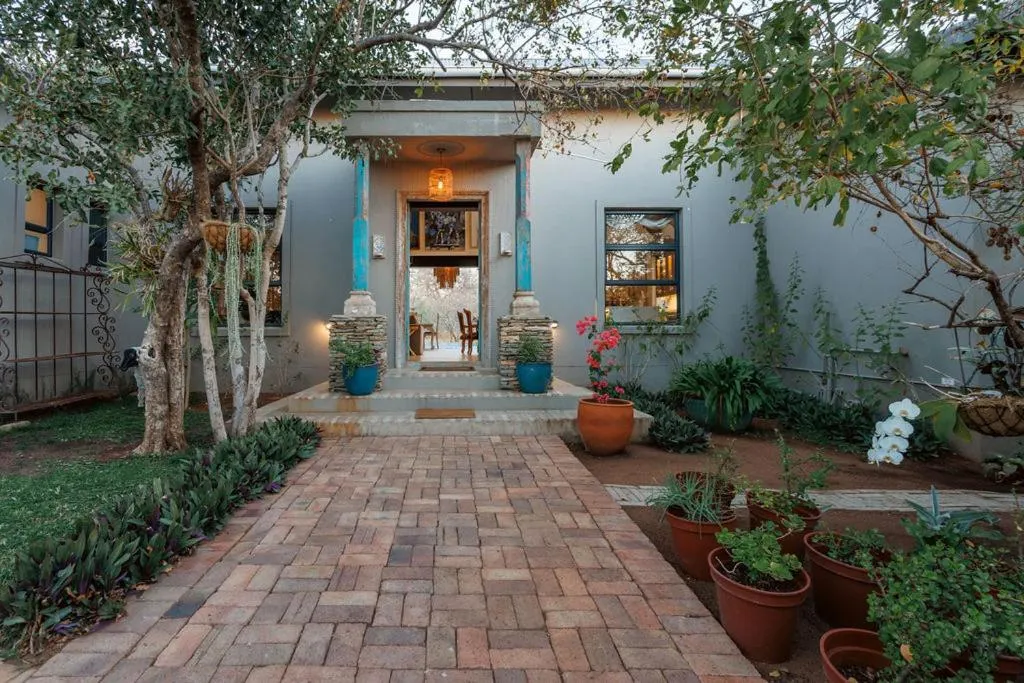 Safari Moon Luxury Bush Lodge