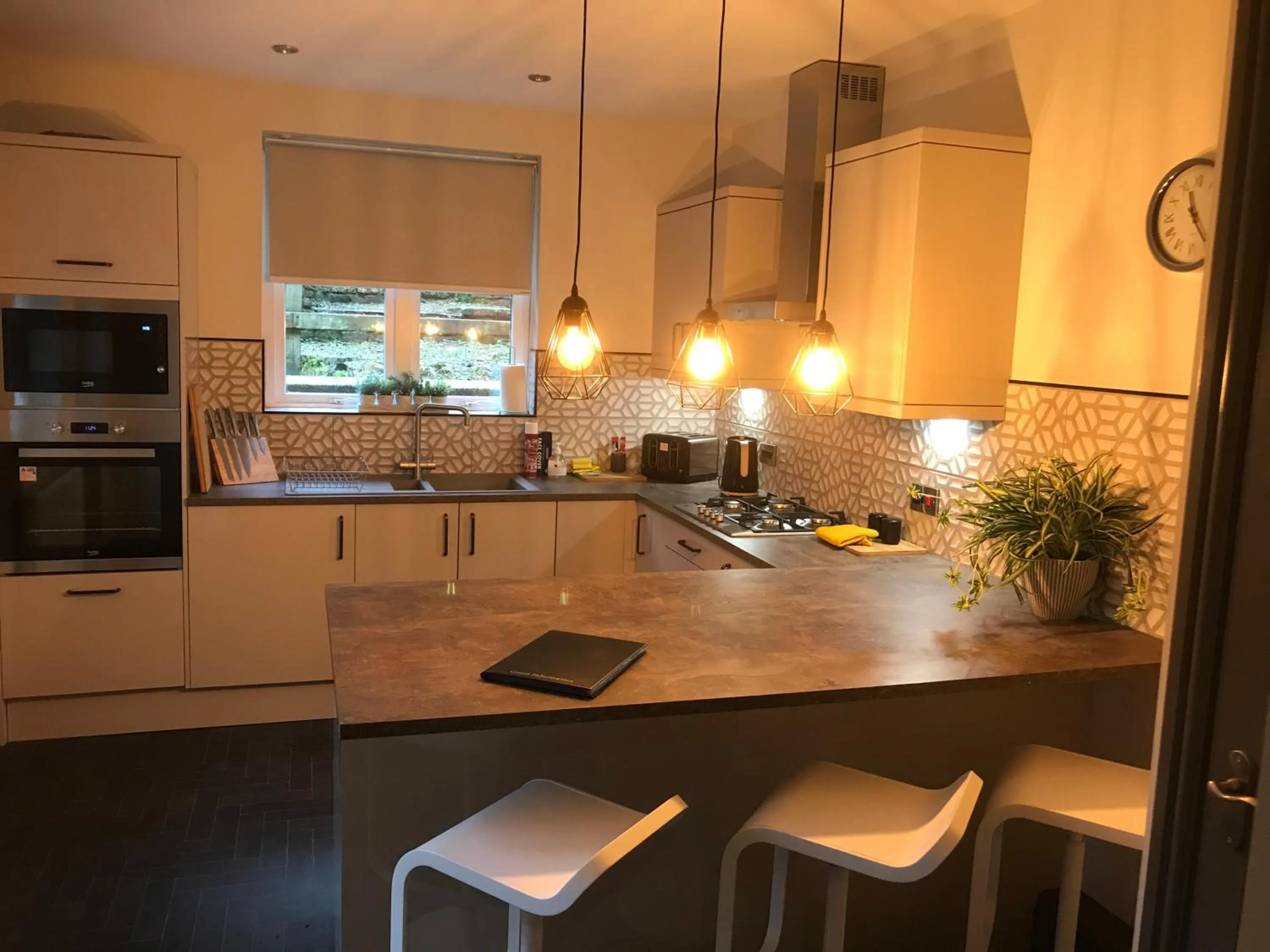 Kitchen or kitchenette in North Lodge