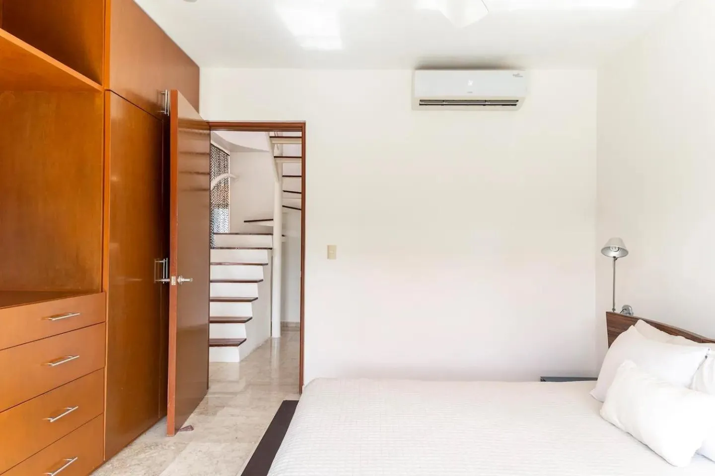Other, Bed in 2 story PH heated jacuzzi close Beach 5th